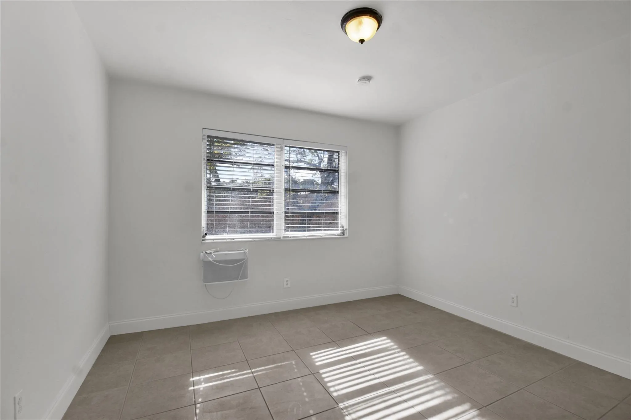 1116 S 17th Ave