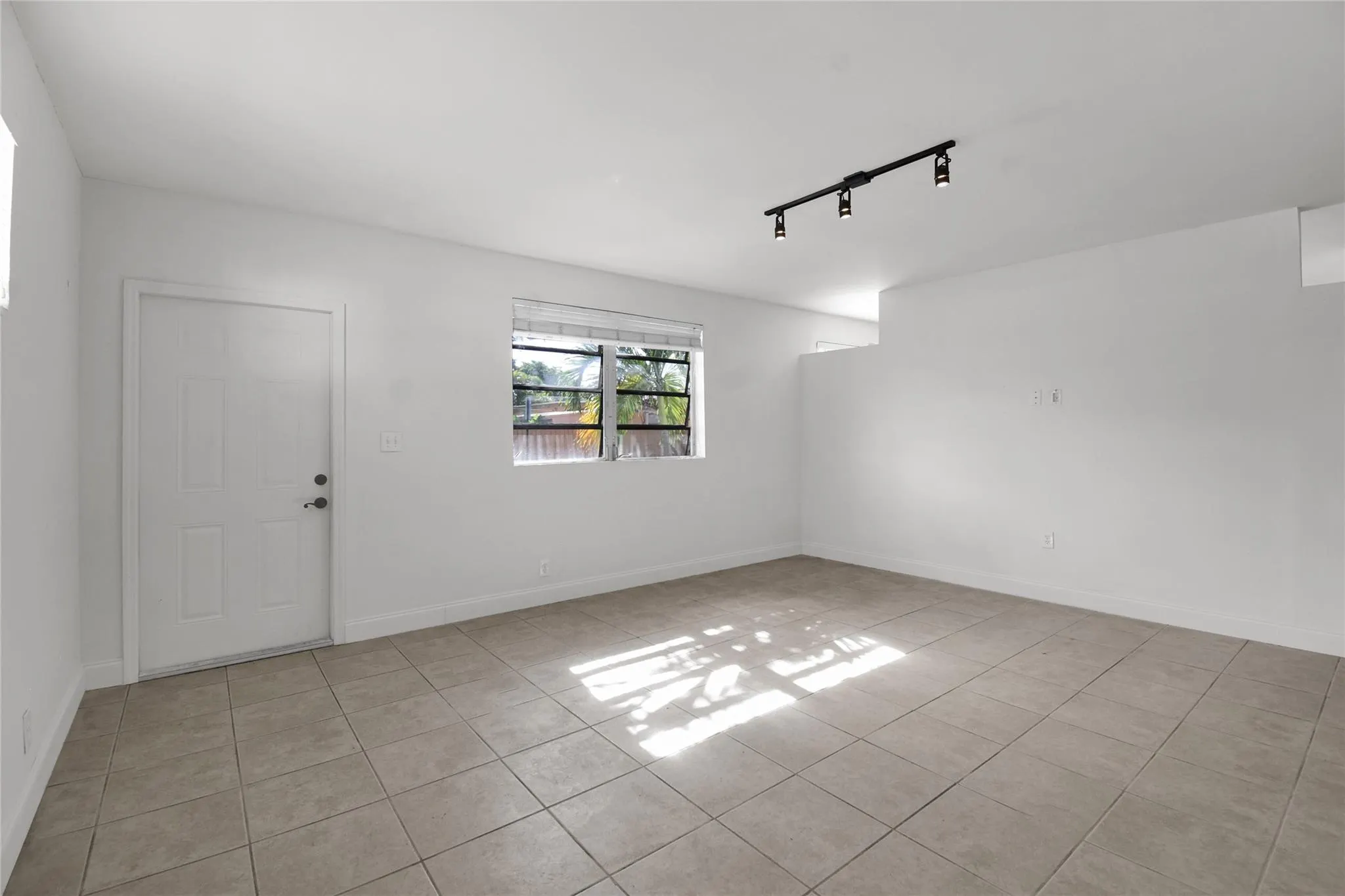 1116 S 17th Ave
