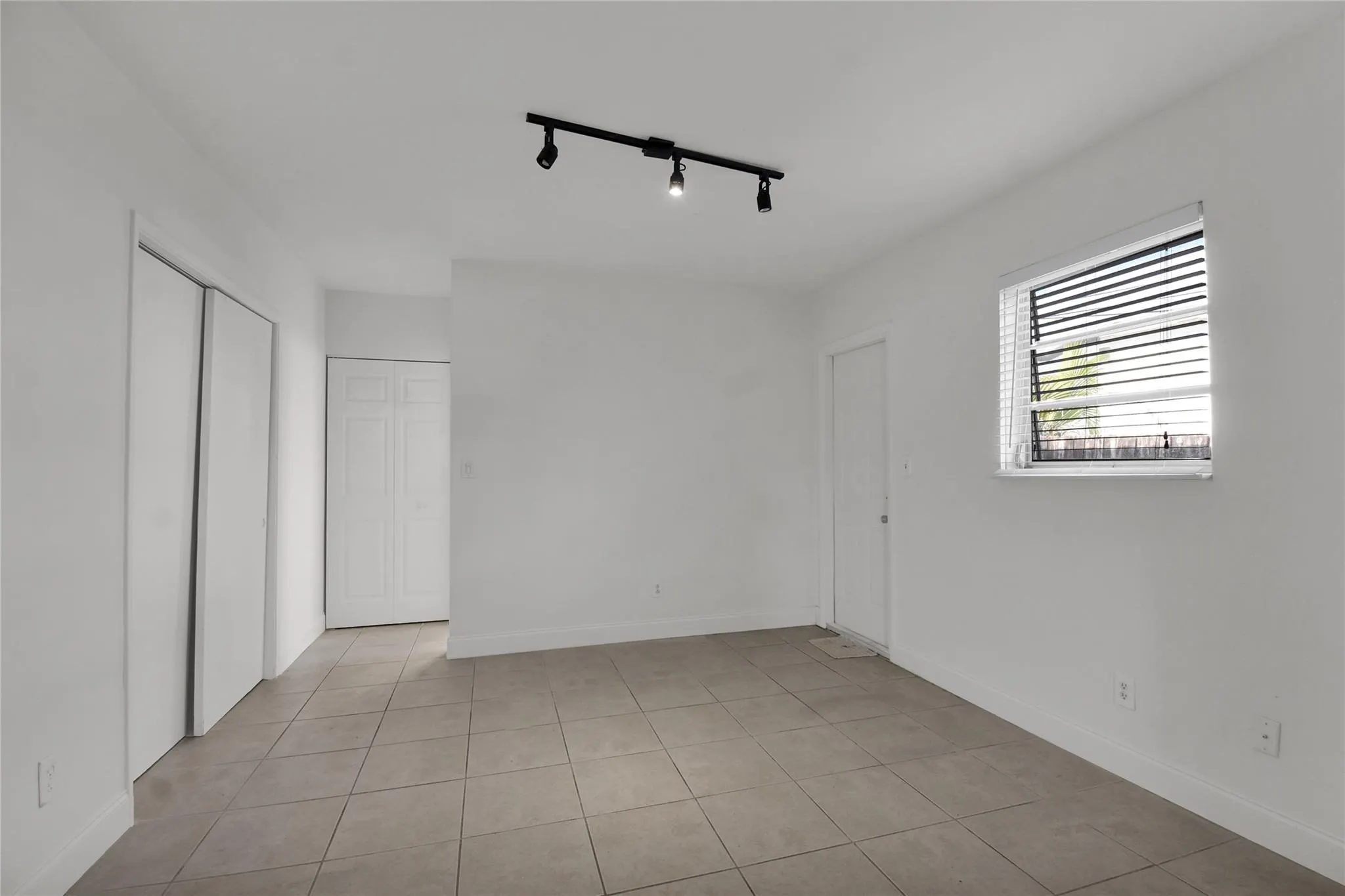1116 S 17th Ave