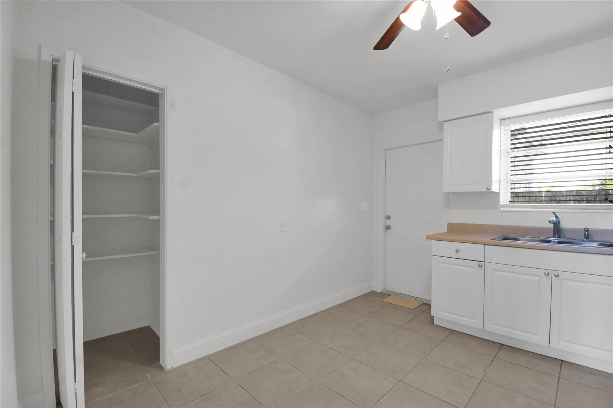 1116 S 17th Ave