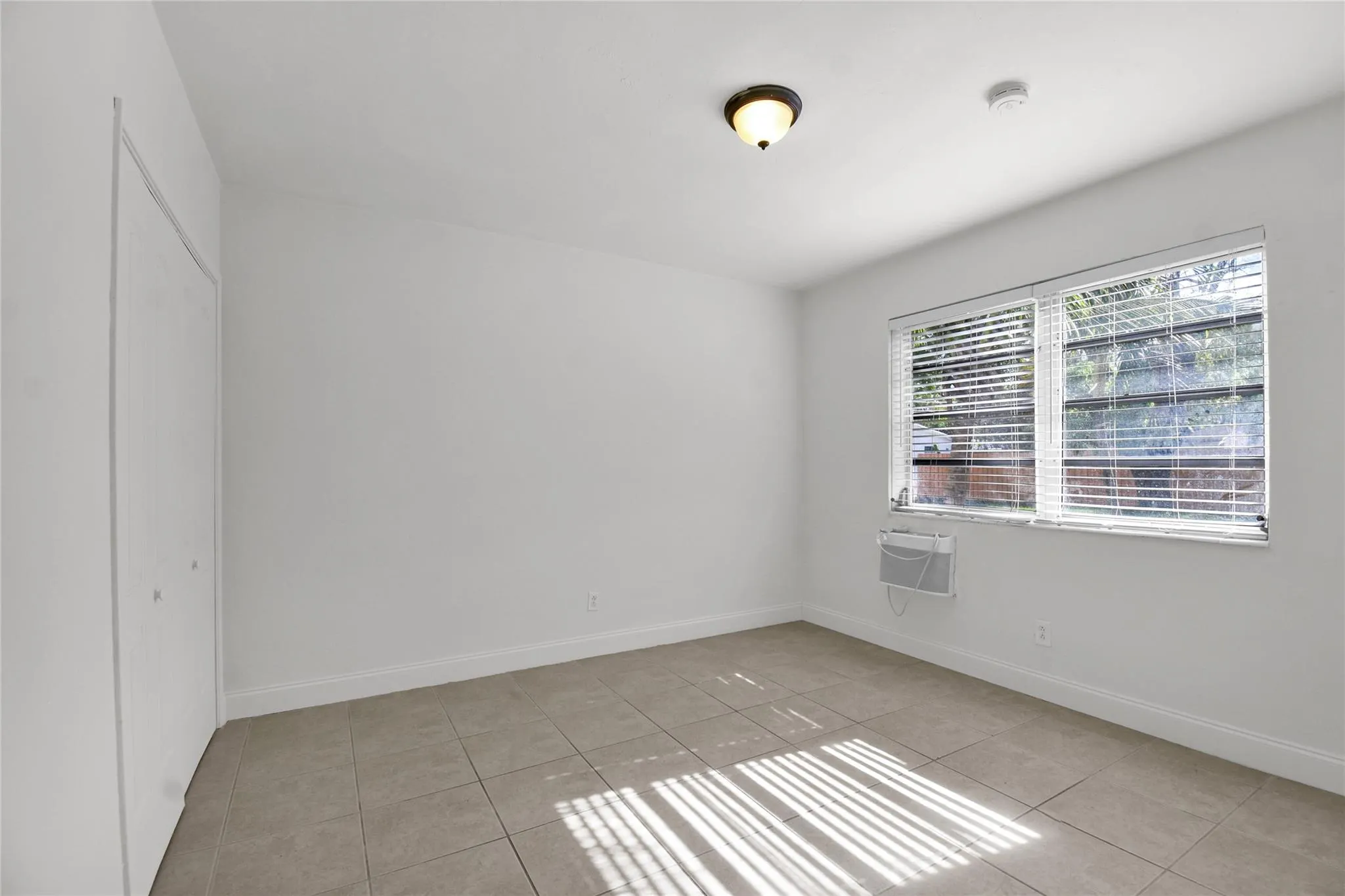 1116 S 17th Ave