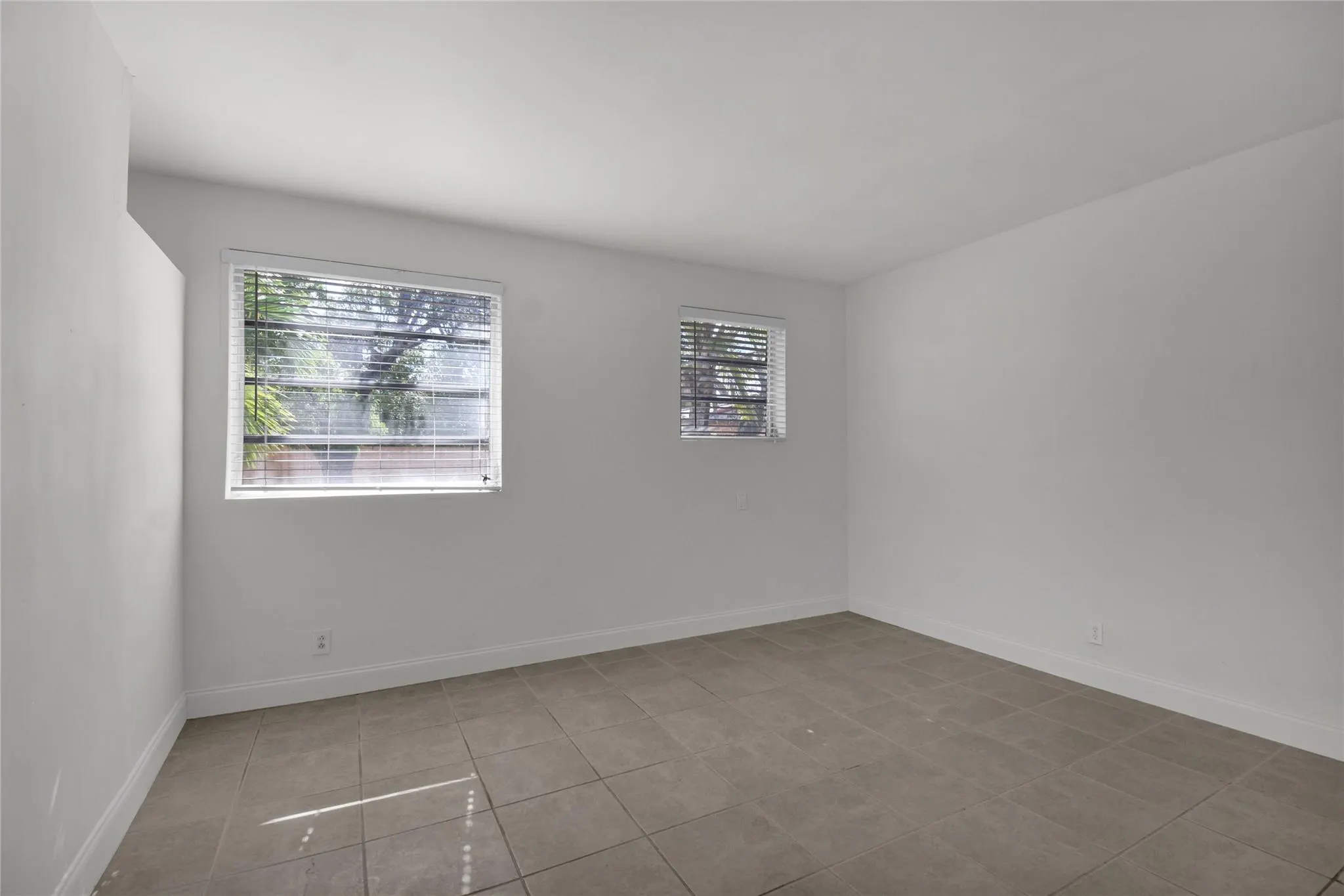 1116 S 17th Ave