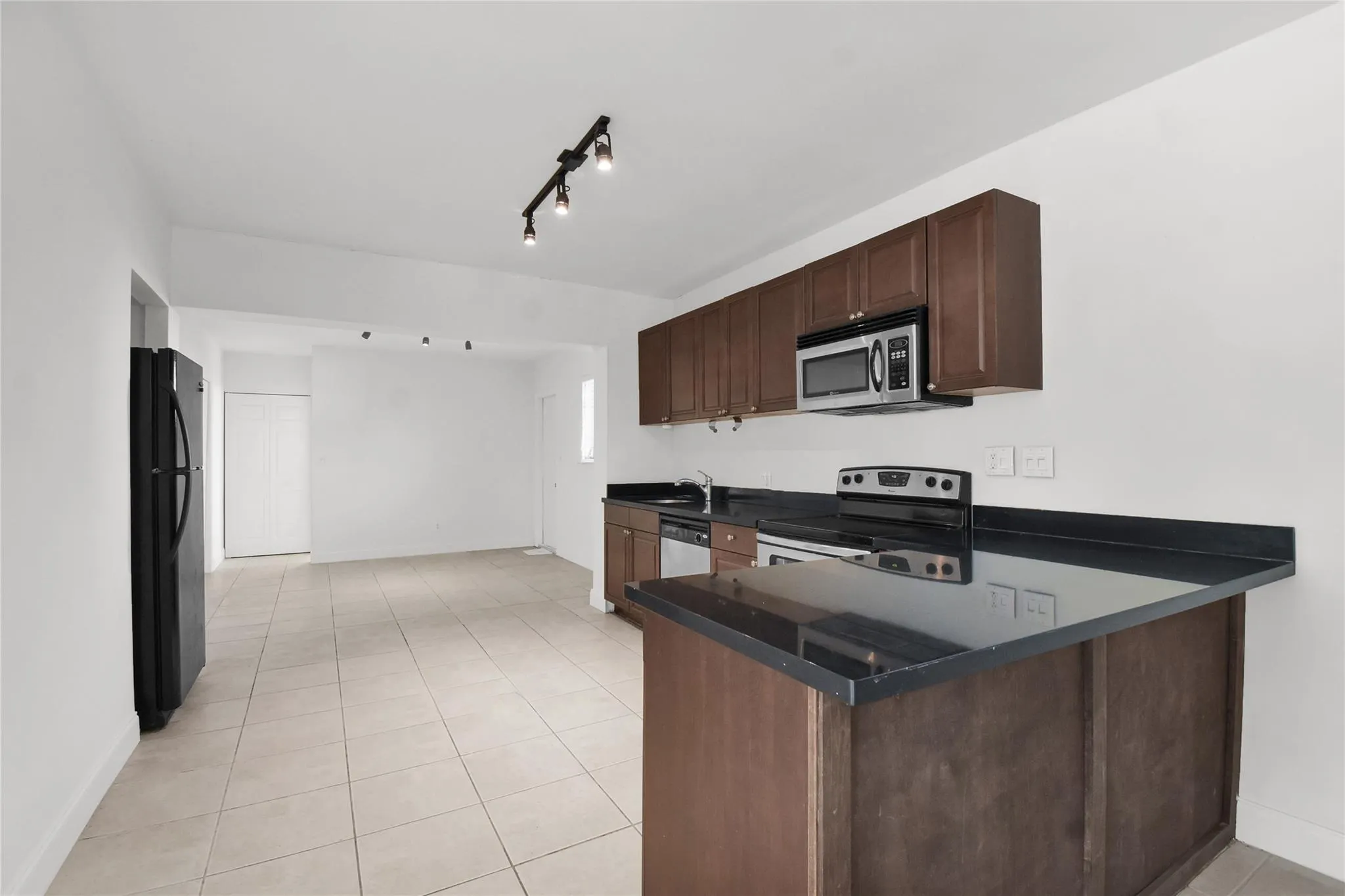 1116 S 17th Ave