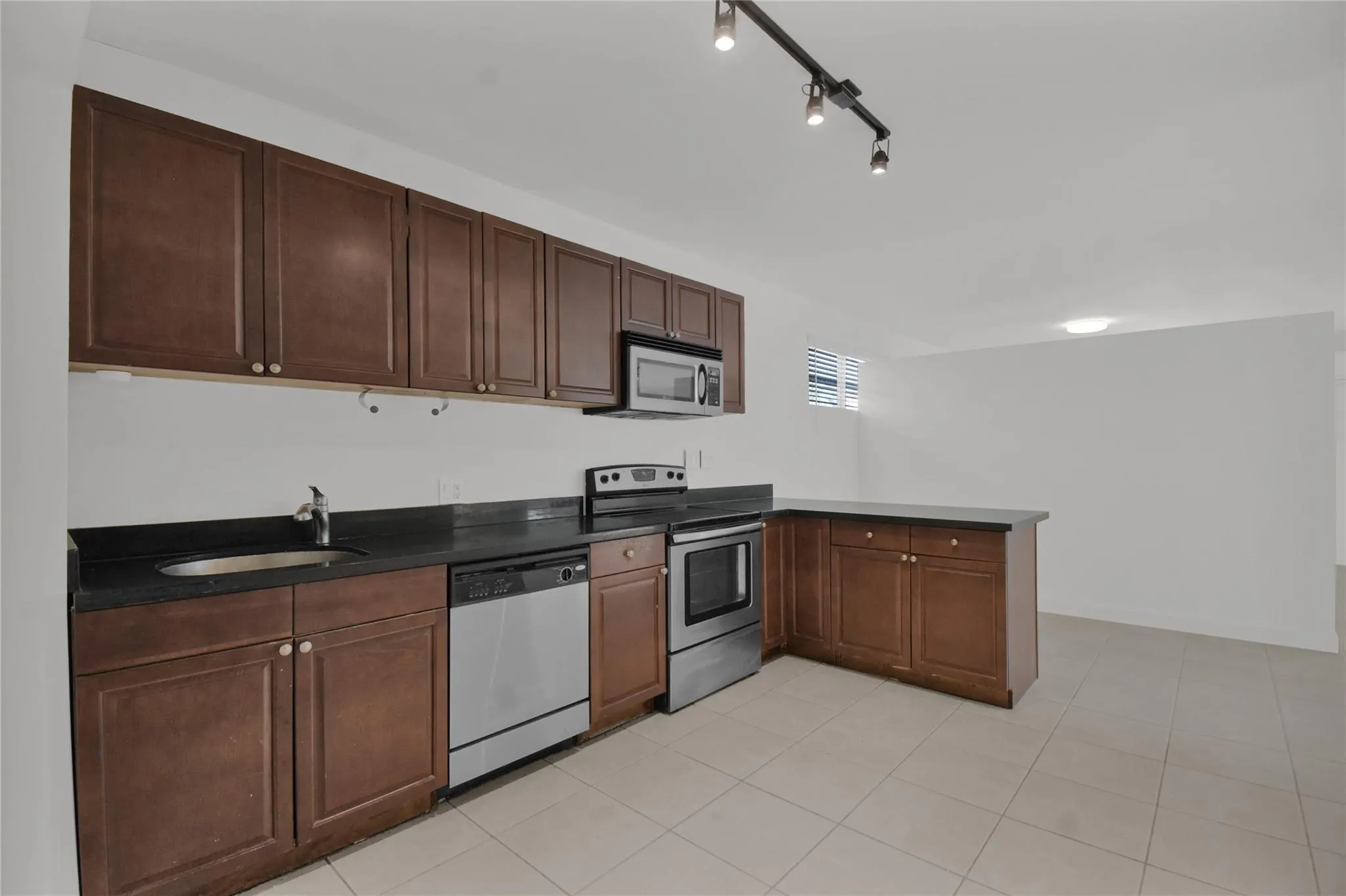 1116 S 17th Ave