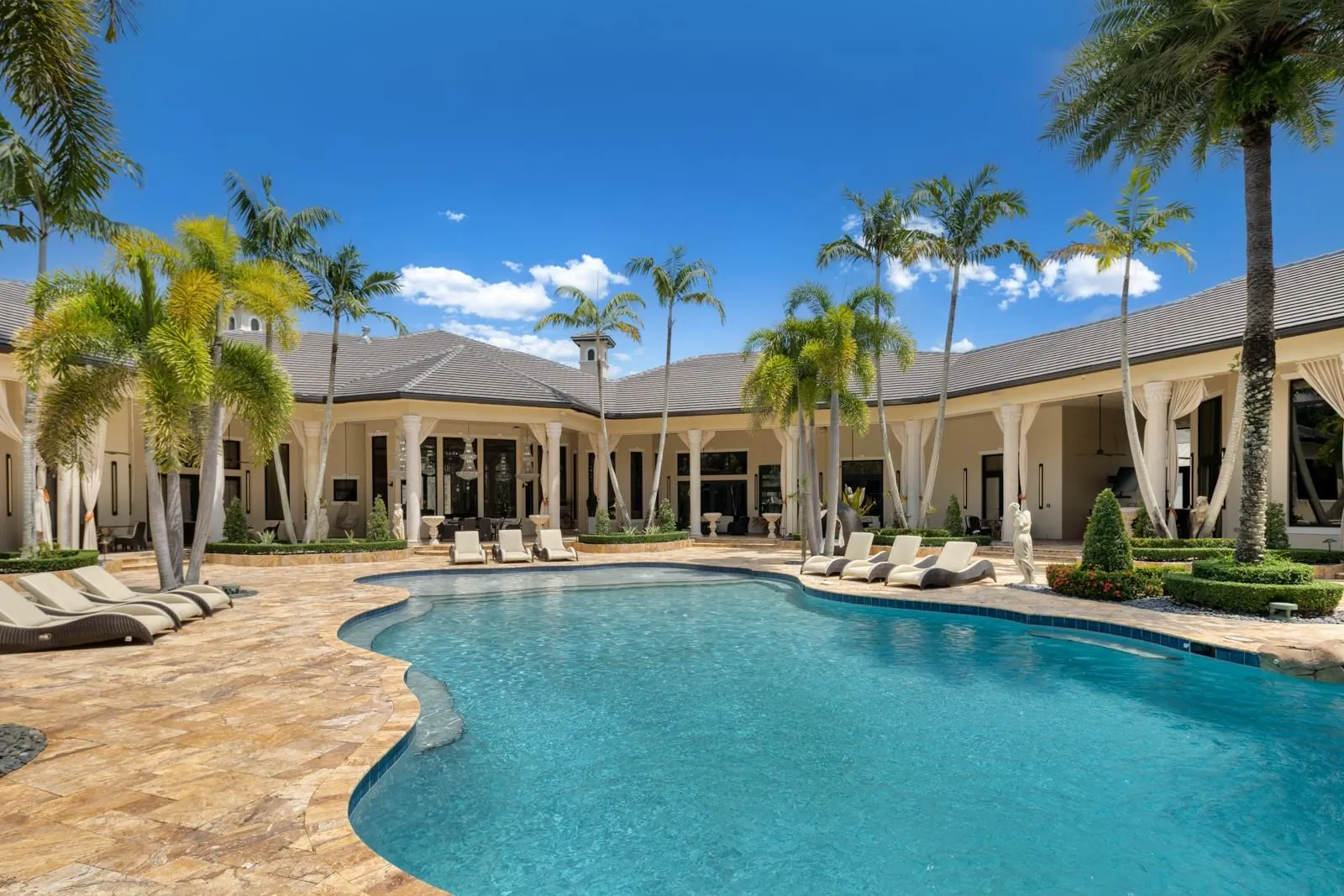 16800 Berkshire Ct