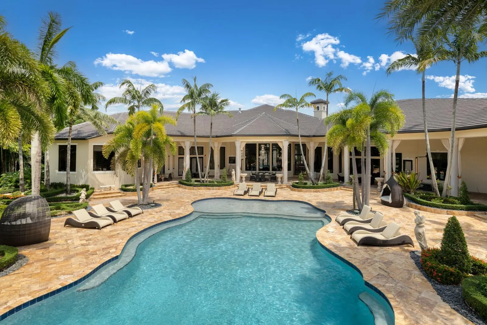 16800 Berkshire Ct