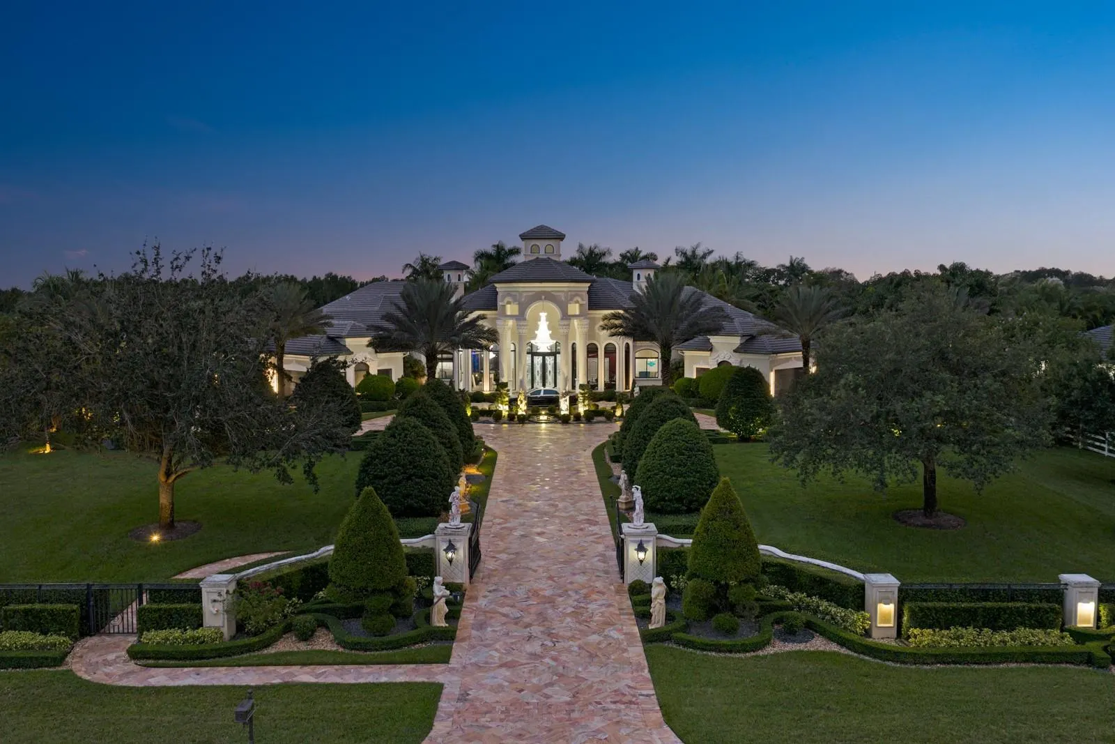 16800 Berkshire Ct
