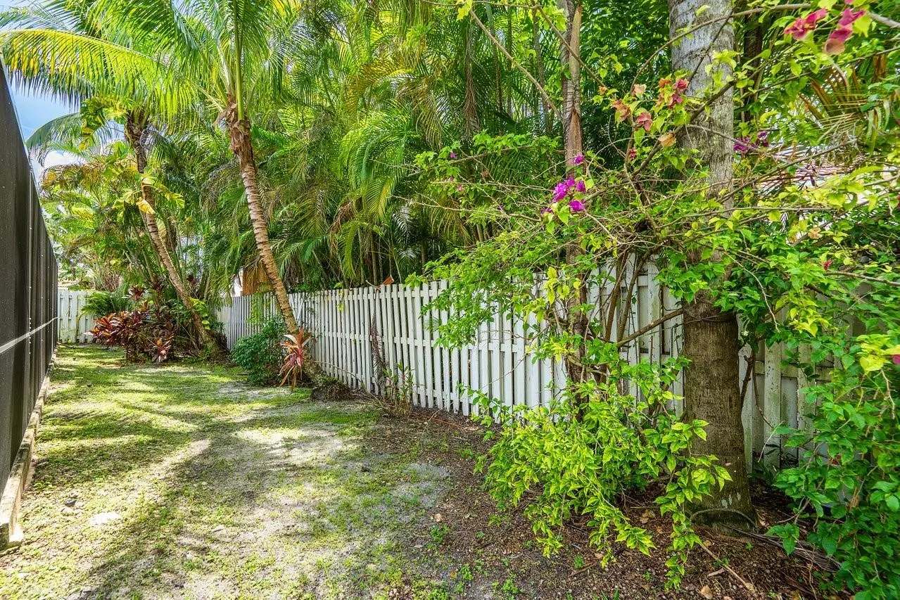 1075 Spyglass
