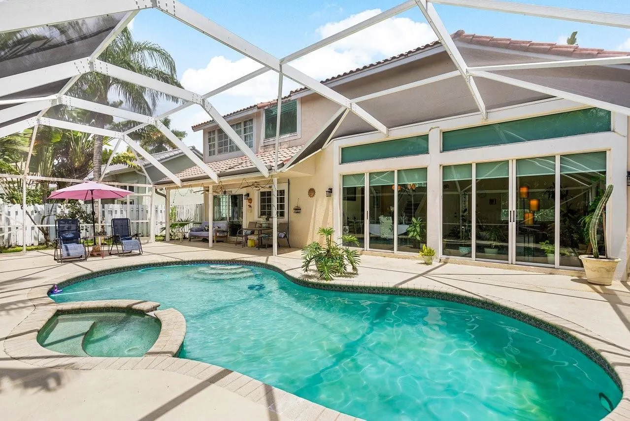 1075 Spyglass