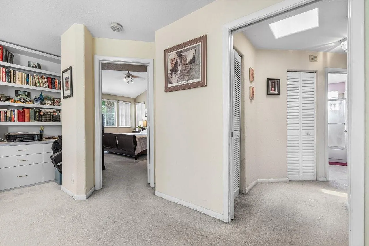 1075 Spyglass