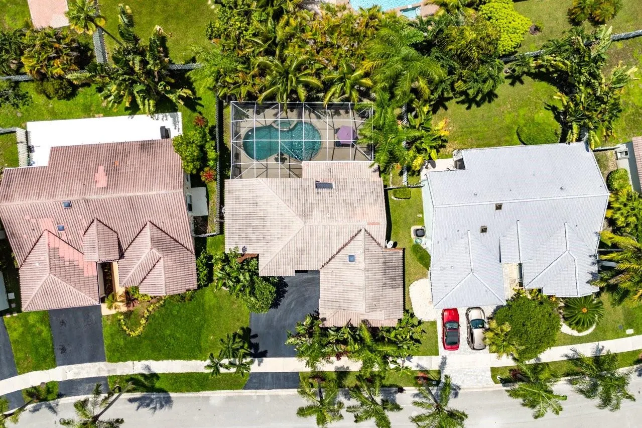 1075 Spyglass