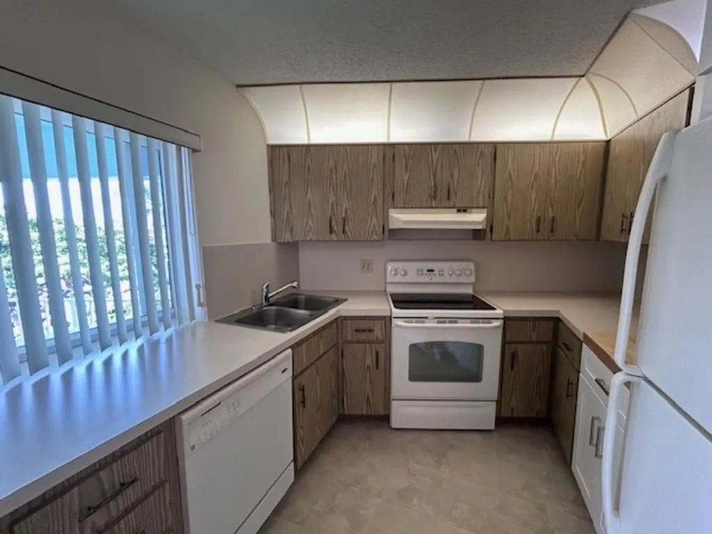 1120 Highland Beach Dr