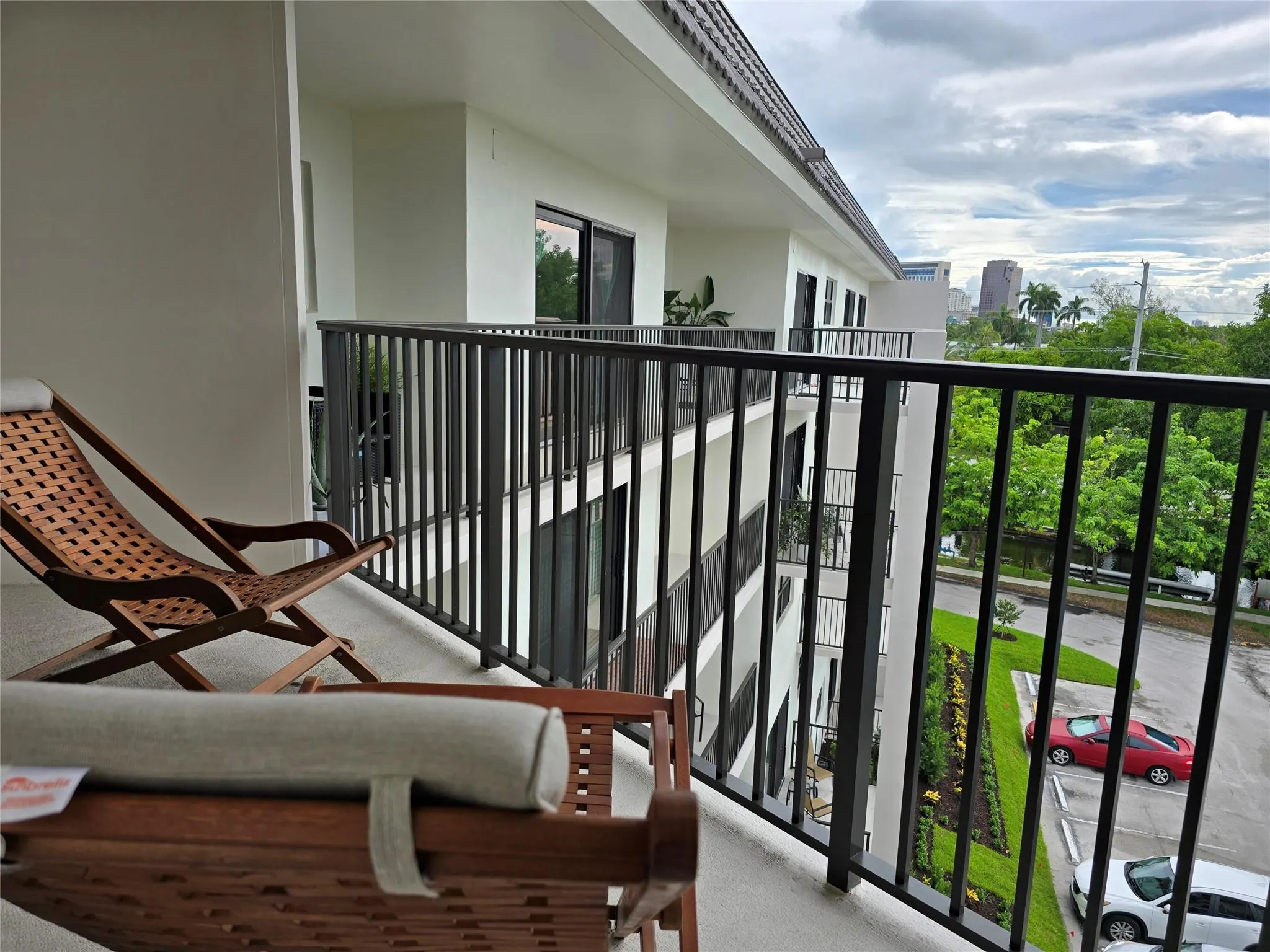900 River Reach Dr, #517