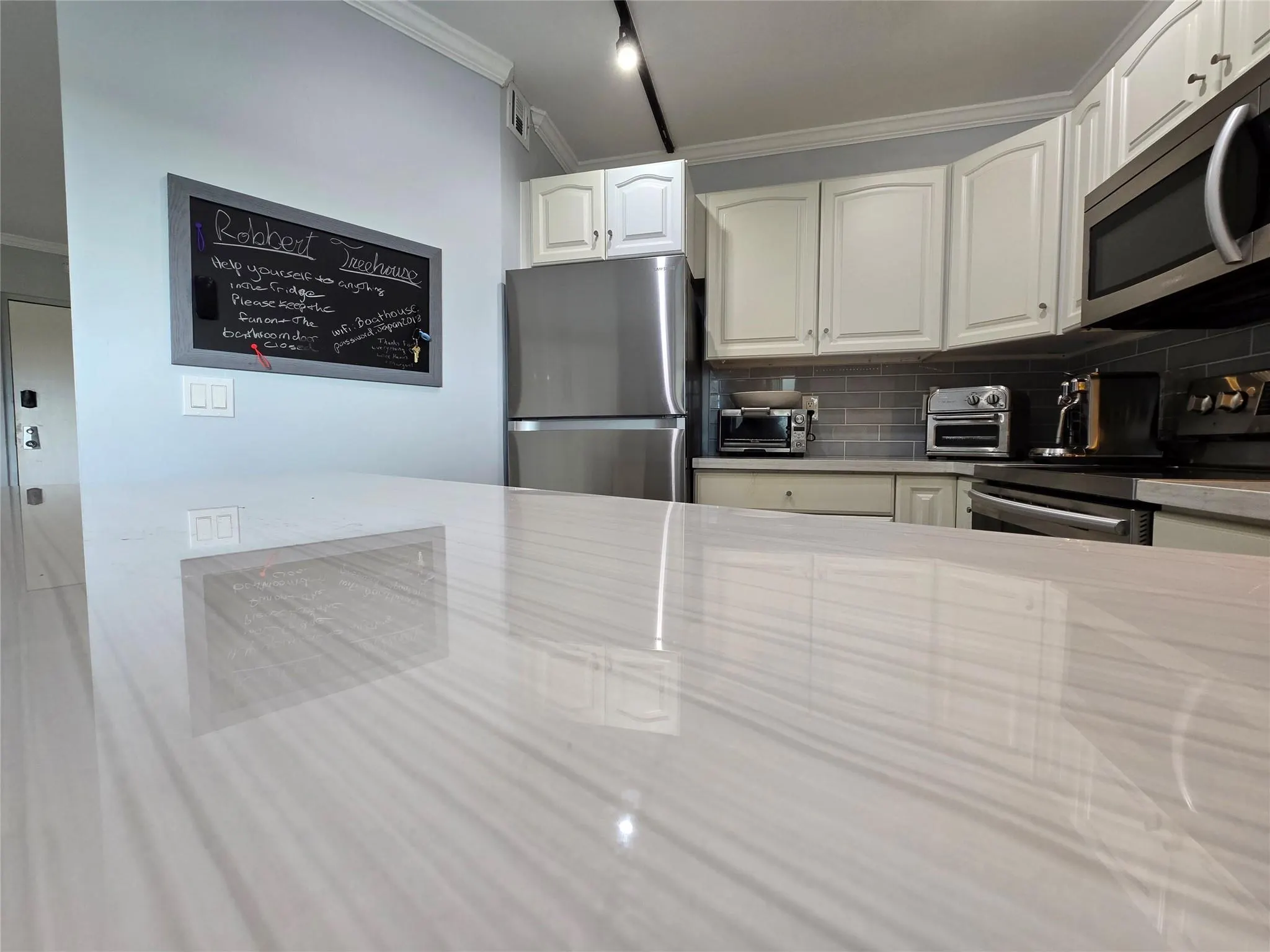 900 River Reach Dr, #517