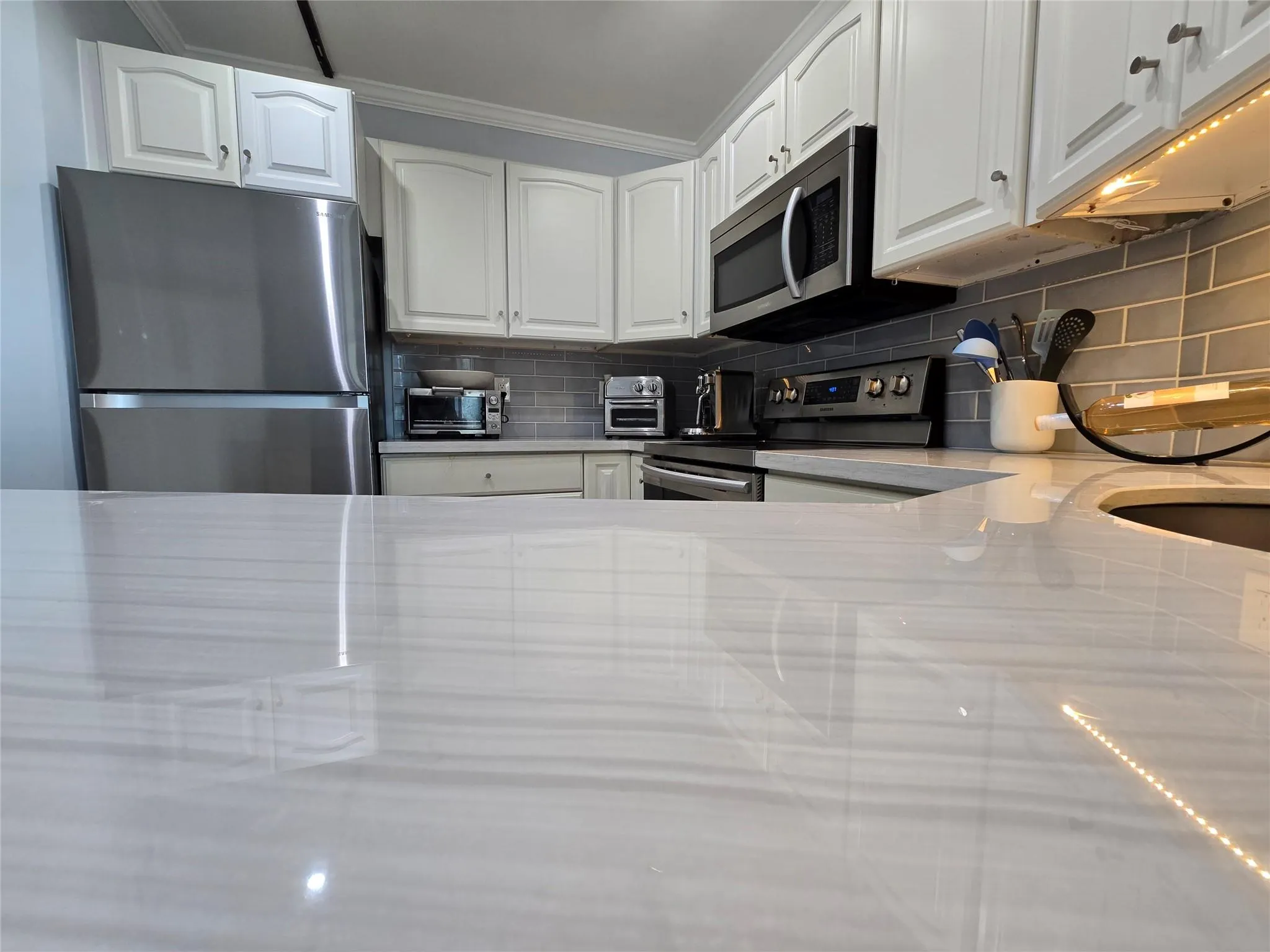 900 River Reach Dr, #517