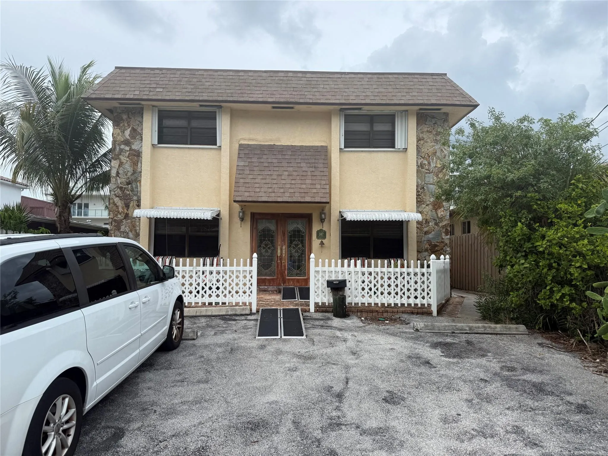 347 Elm St