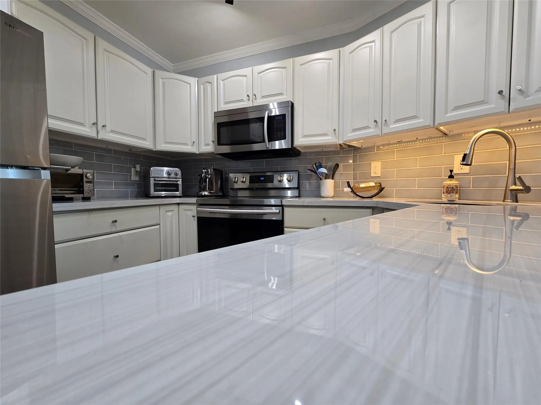 900 River Reach Dr, #517