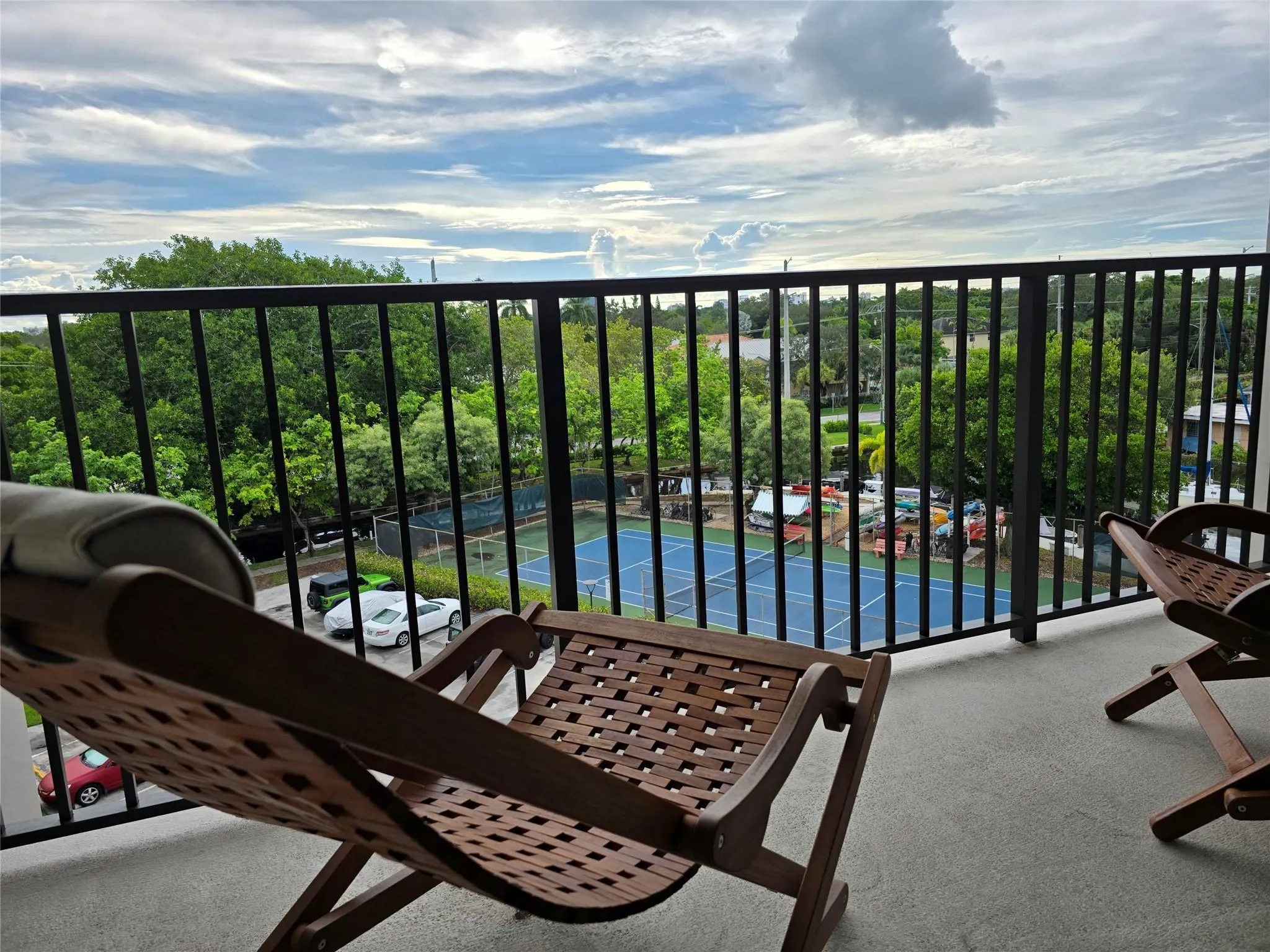 900 River Reach Dr, #517