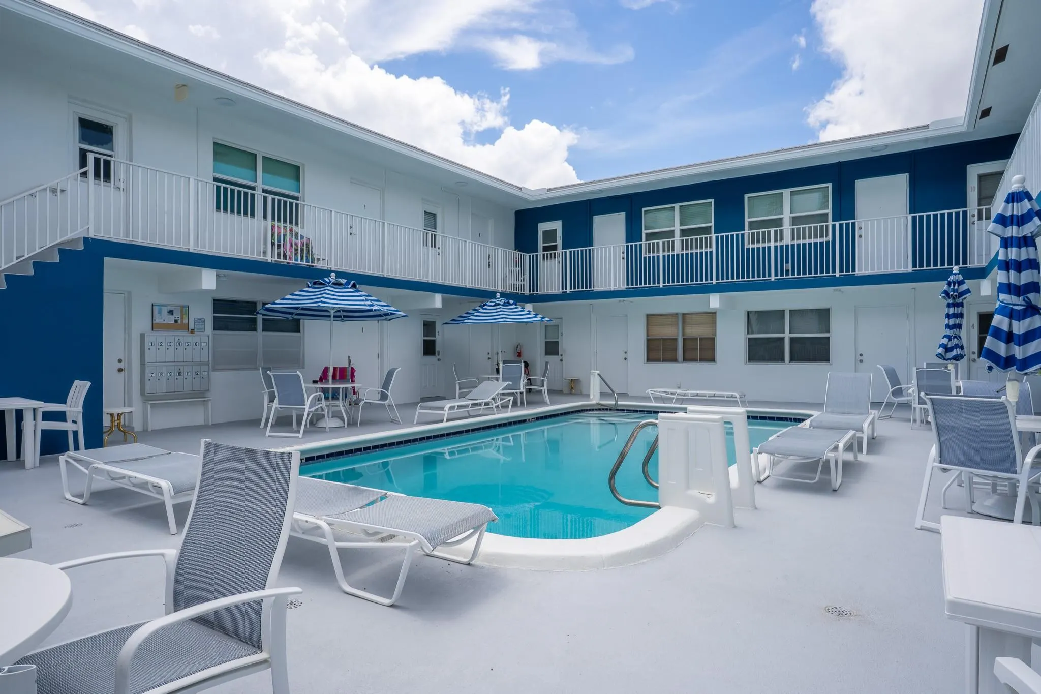 4541 N Ocean Dr, #9