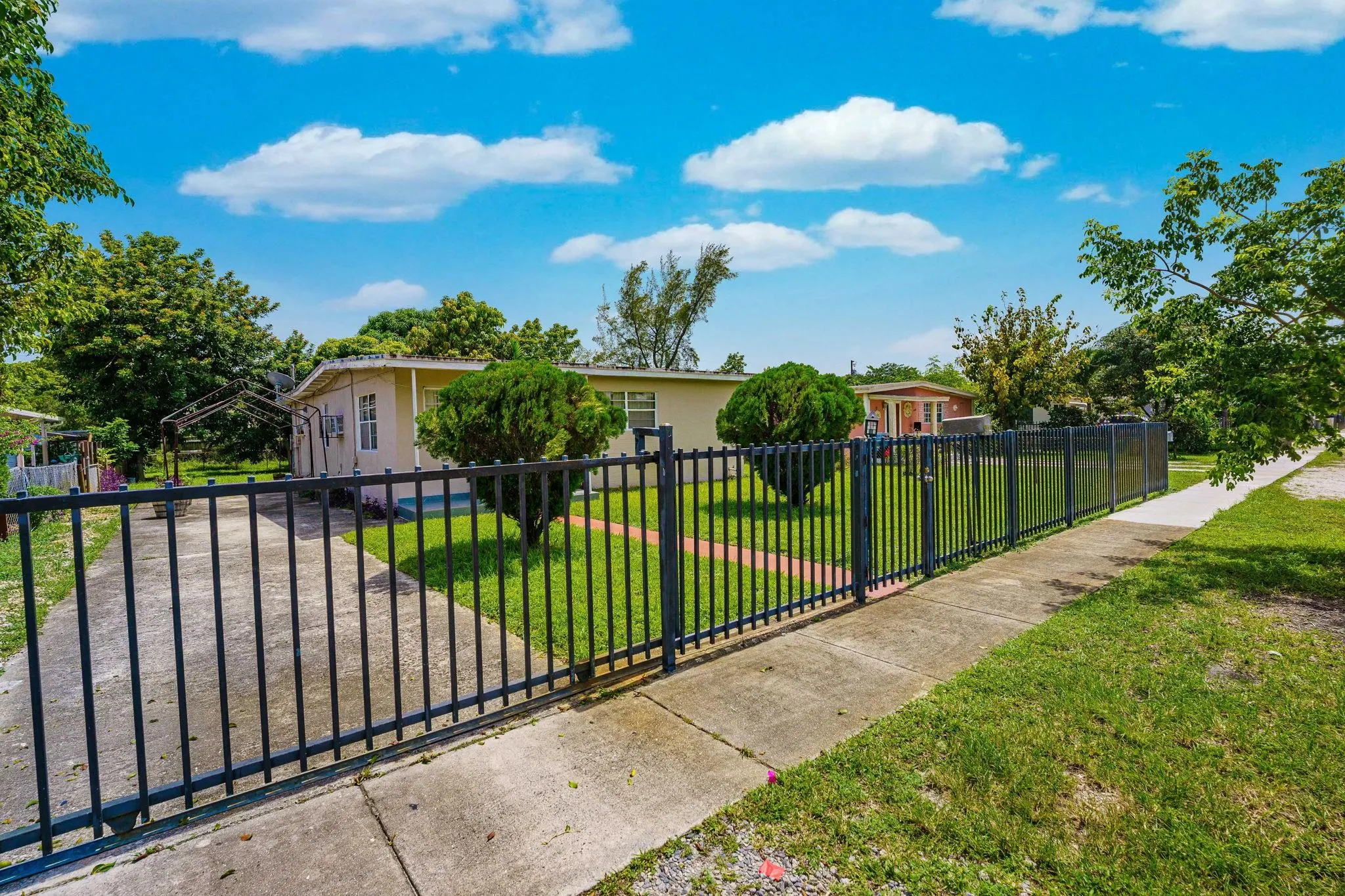 430 NW 133rd St