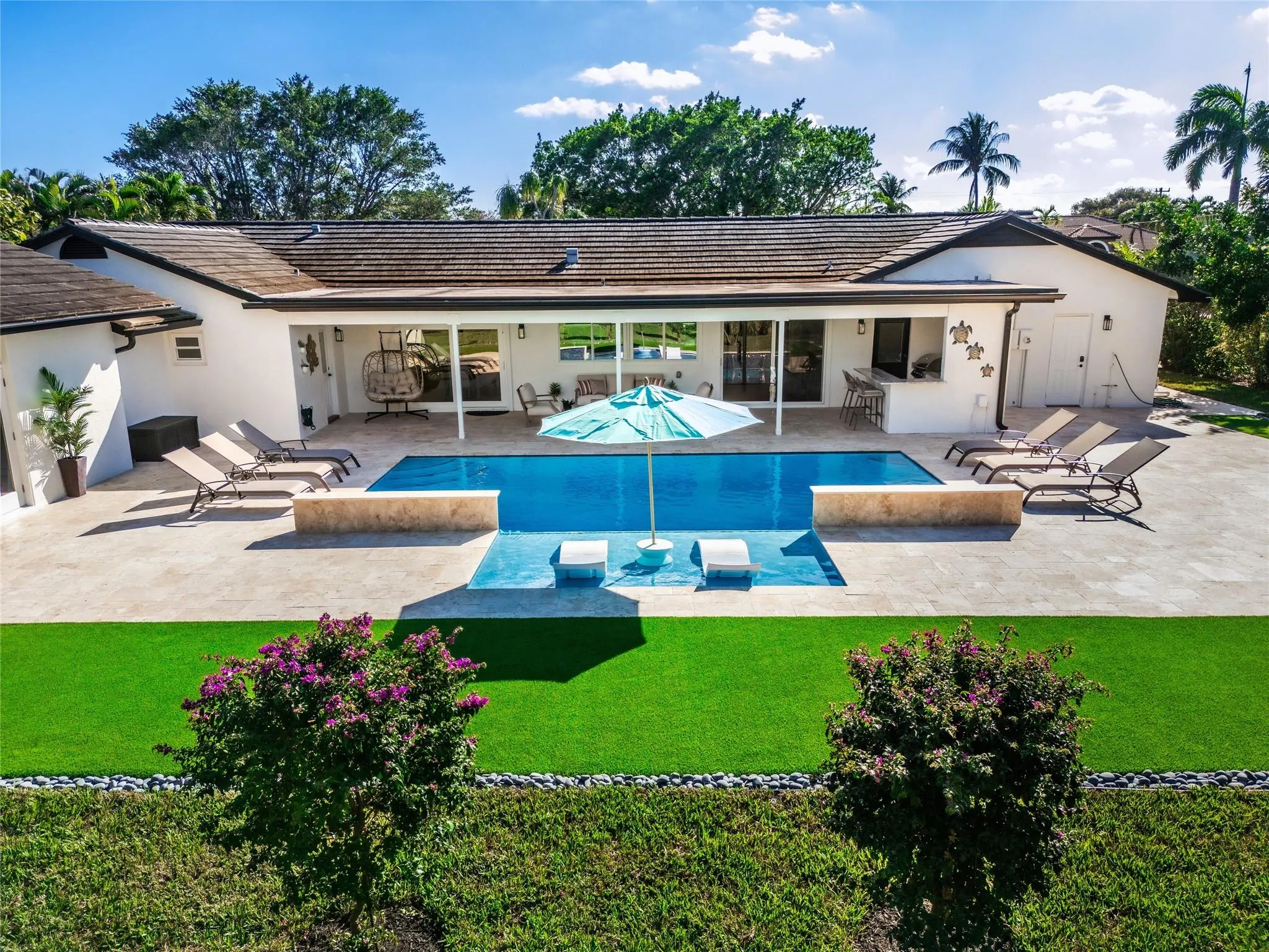 3127 Sherwood Blvd