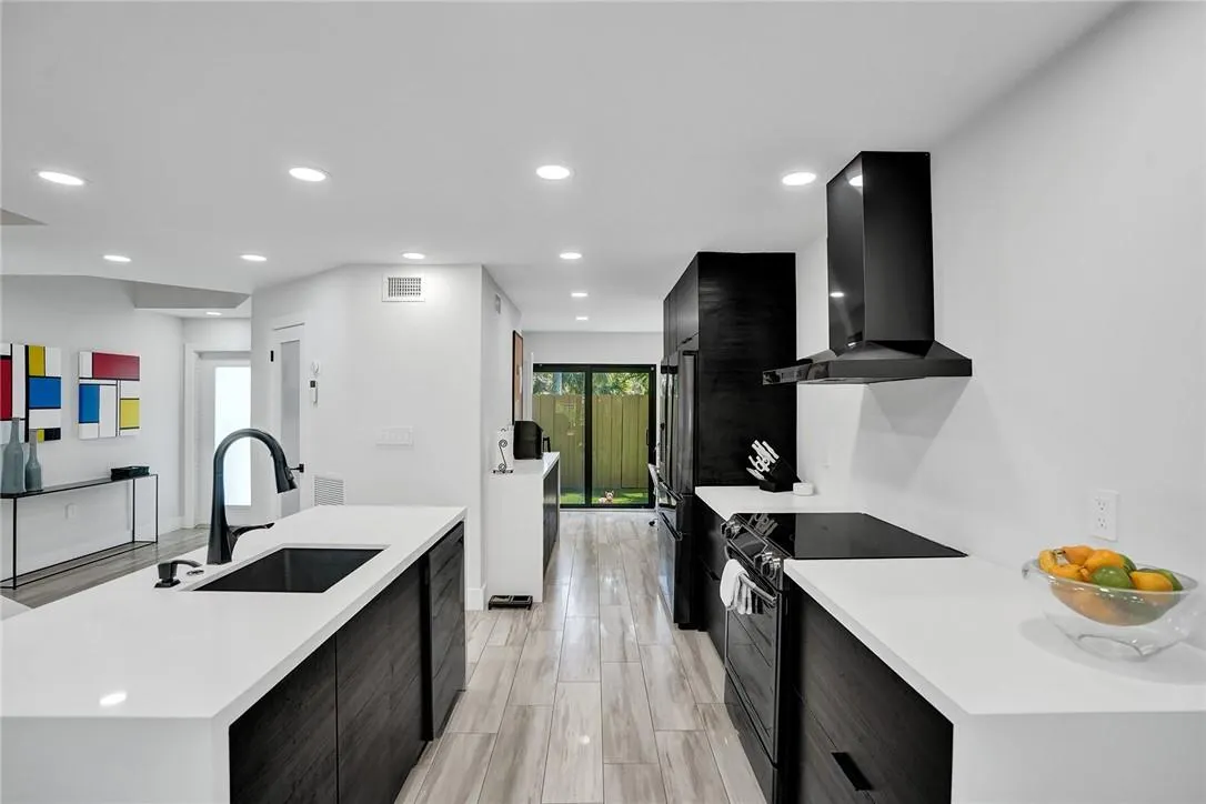 91 NE 17th Ct