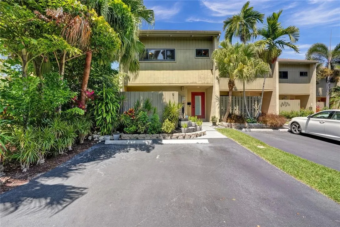 91 NE 17th Ct