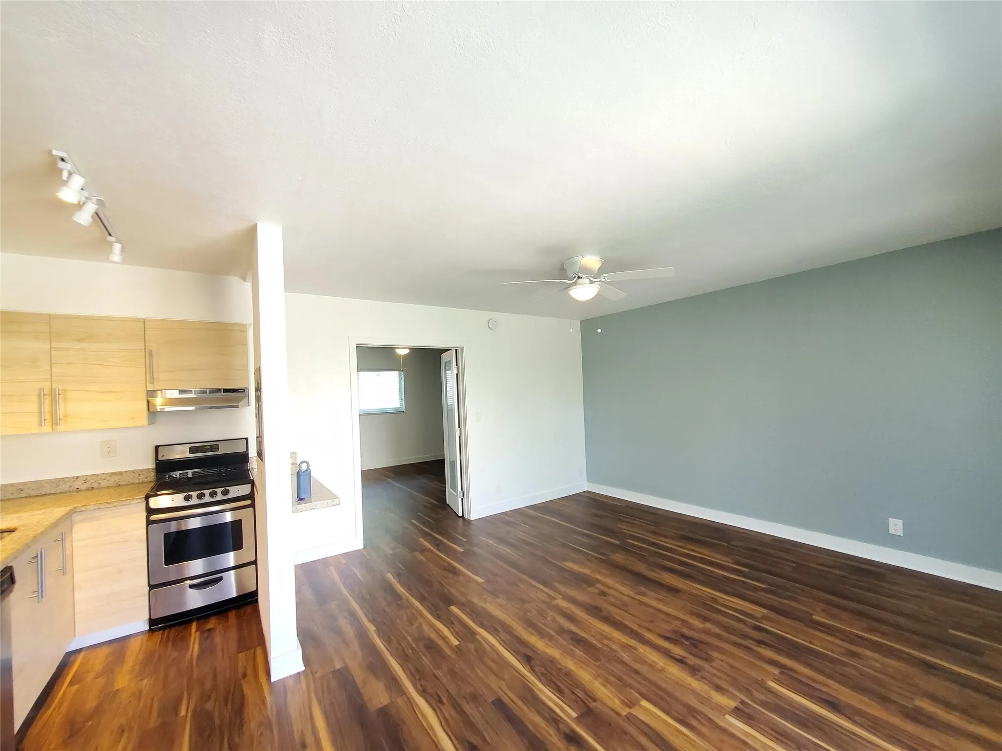1354 Bayview Dr, #L