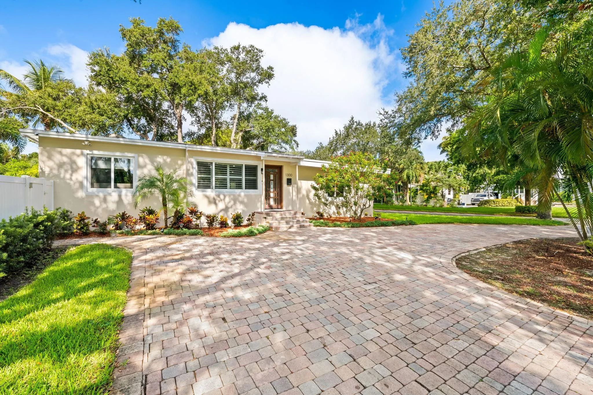 1300 SW 17th St