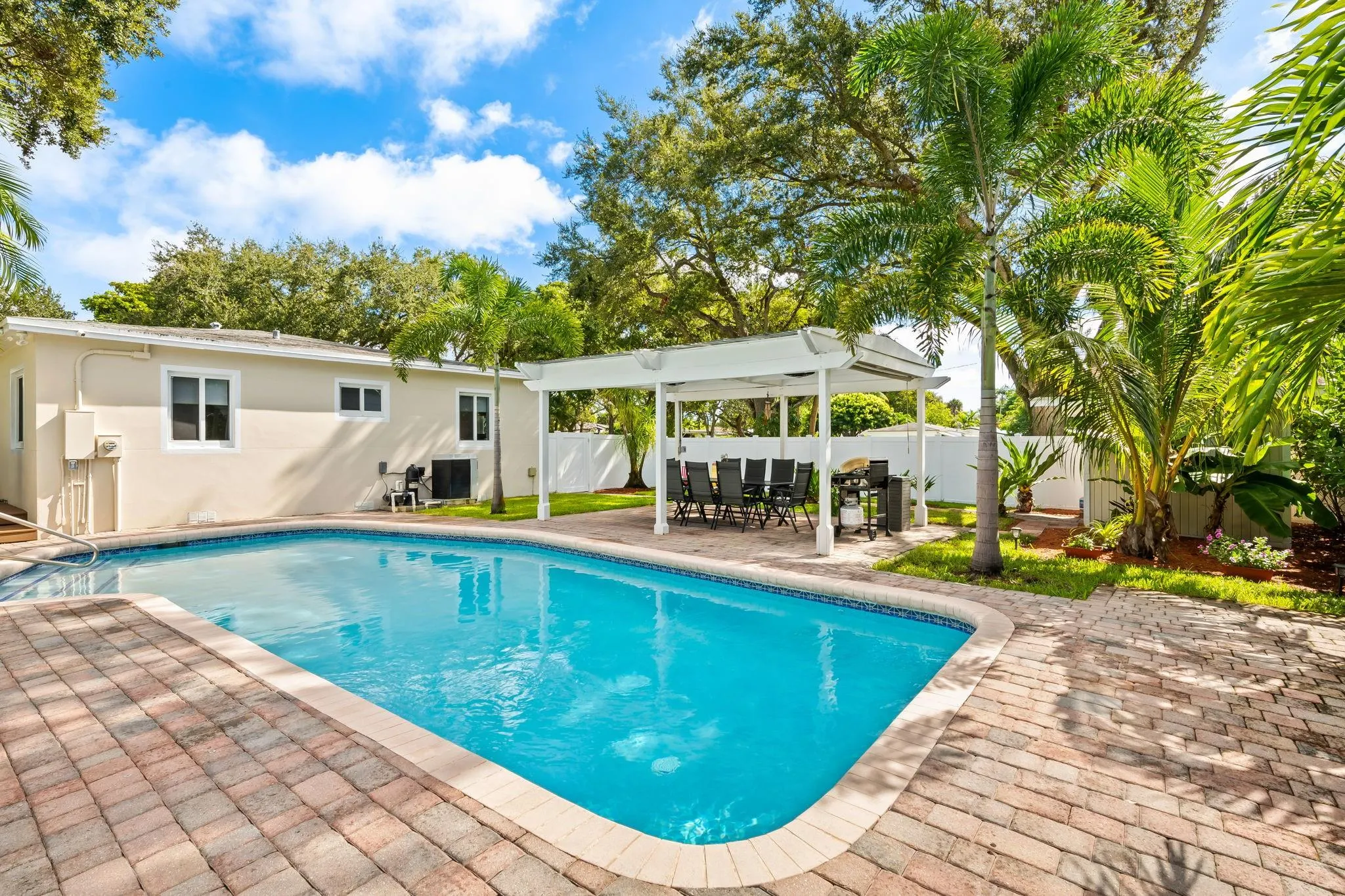1300 SW 17th St
