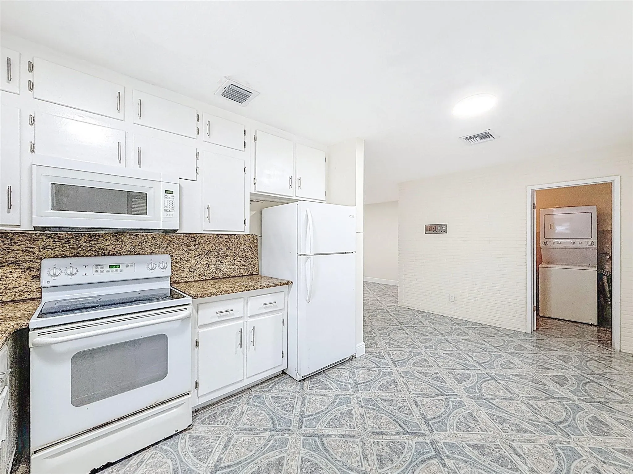 242 NE 26th Ct
