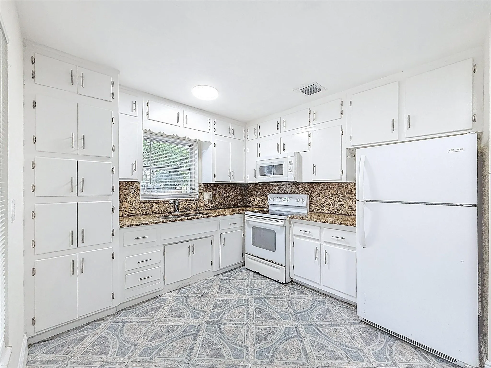 242 NE 26th Ct