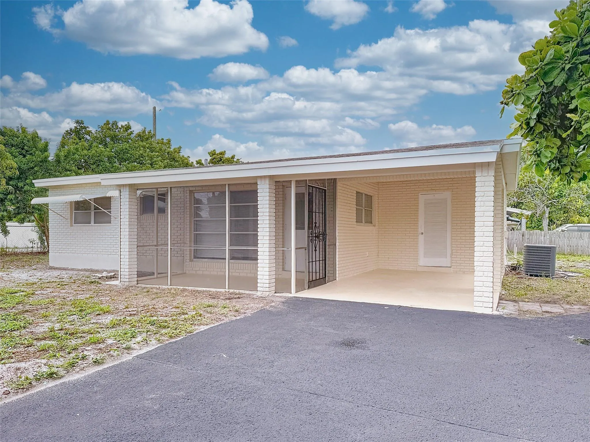242 NE 26th Ct
