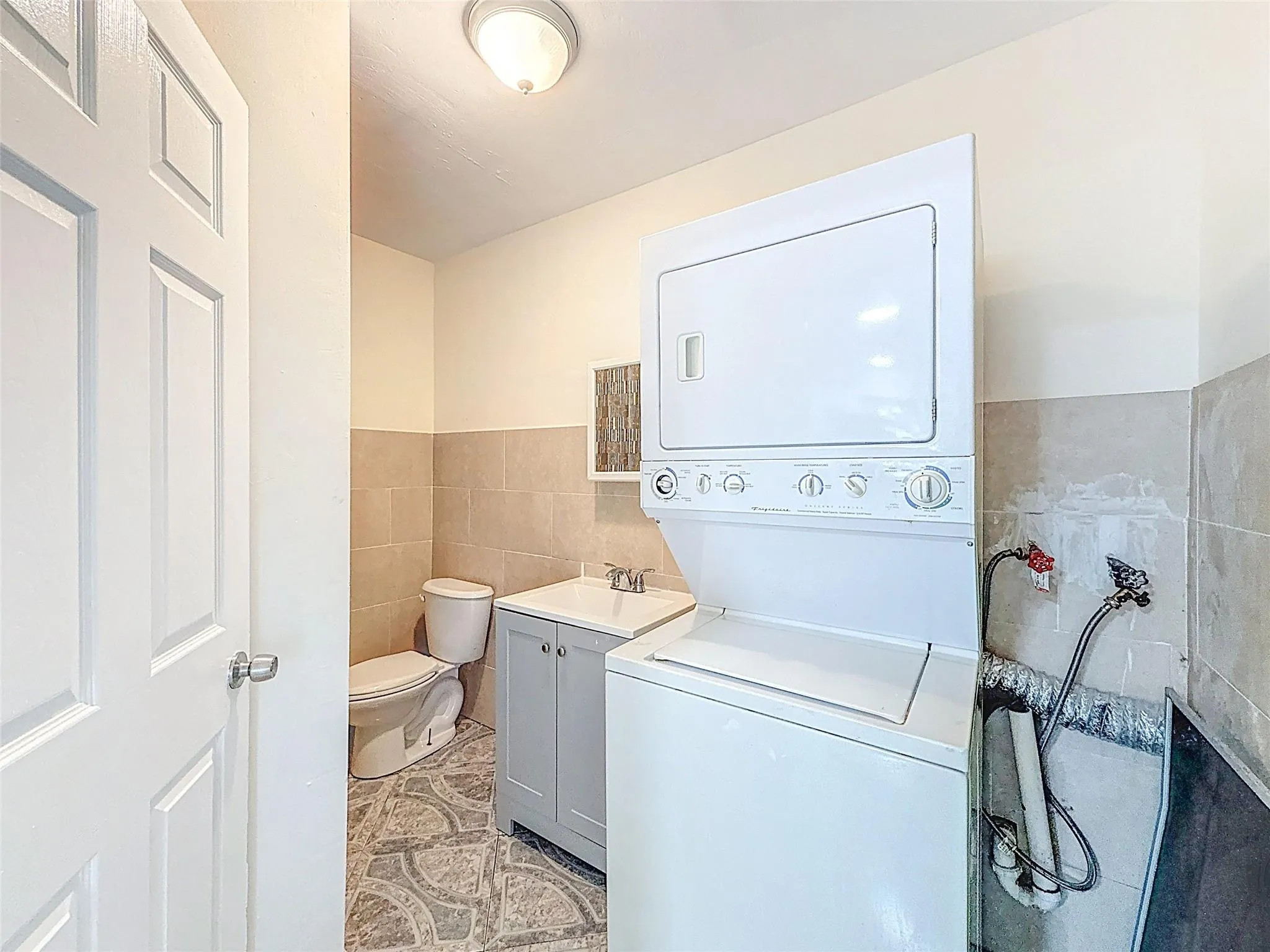 242 NE 26th Ct