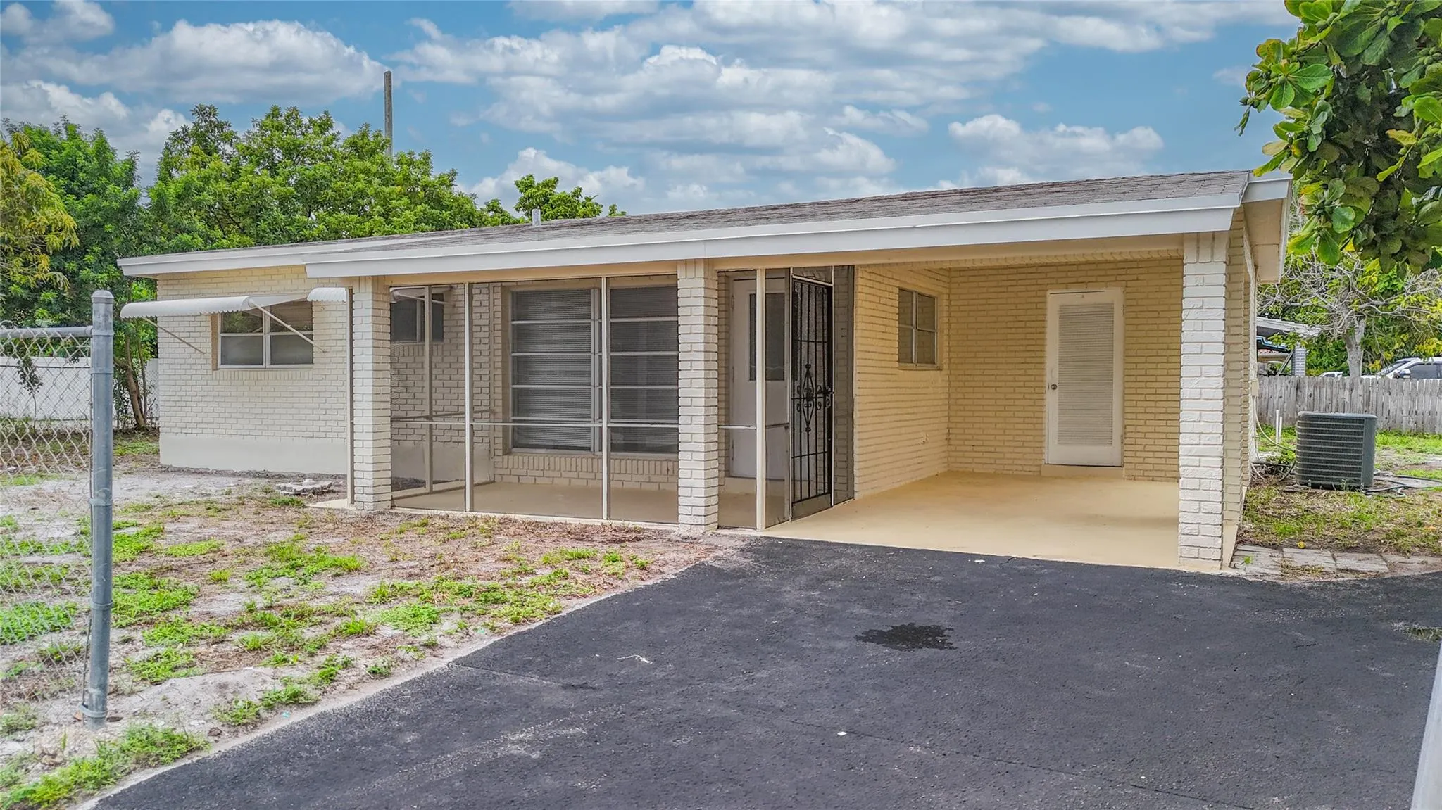 242 NE 26th Ct