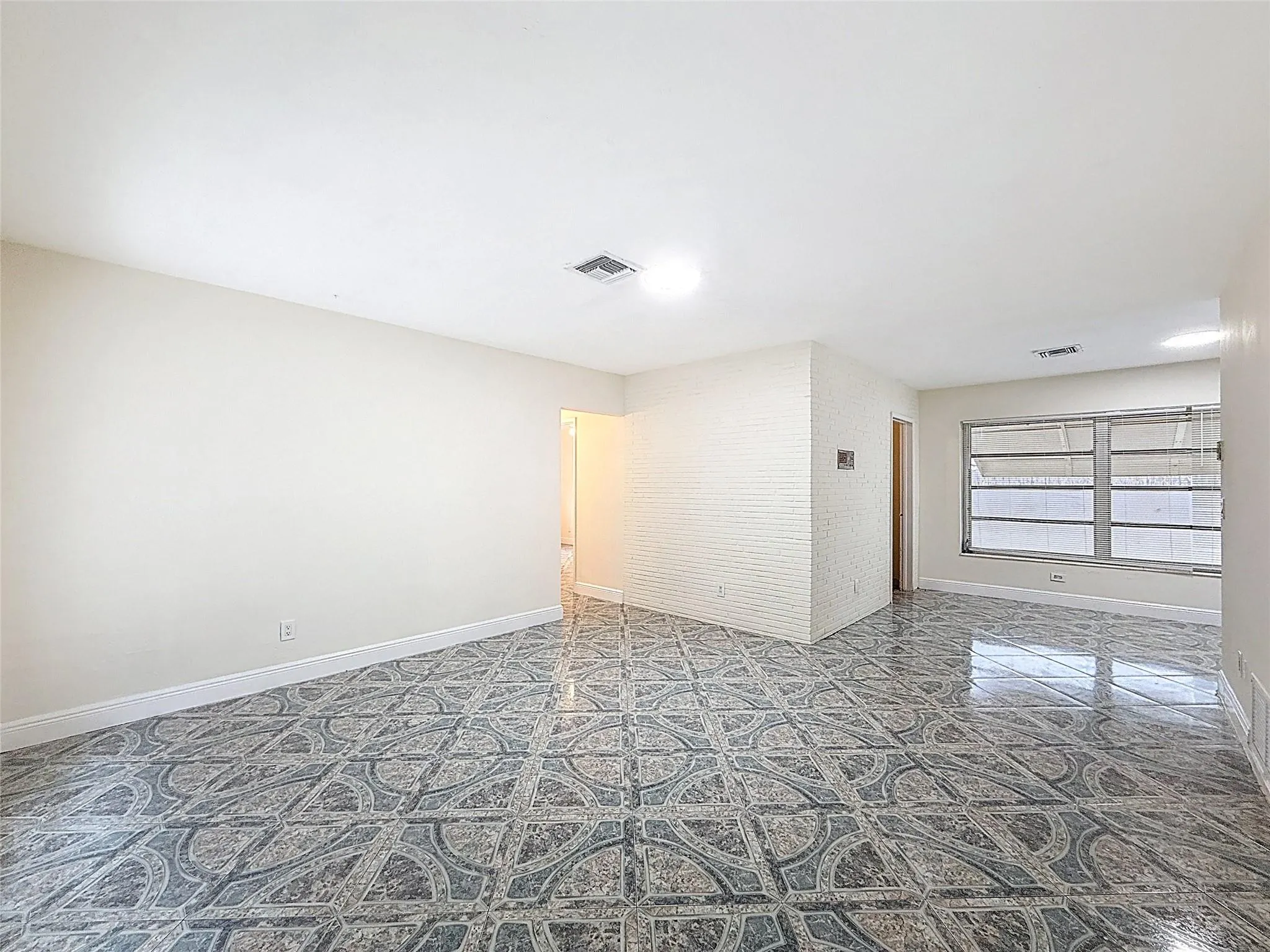 242 NE 26th Ct