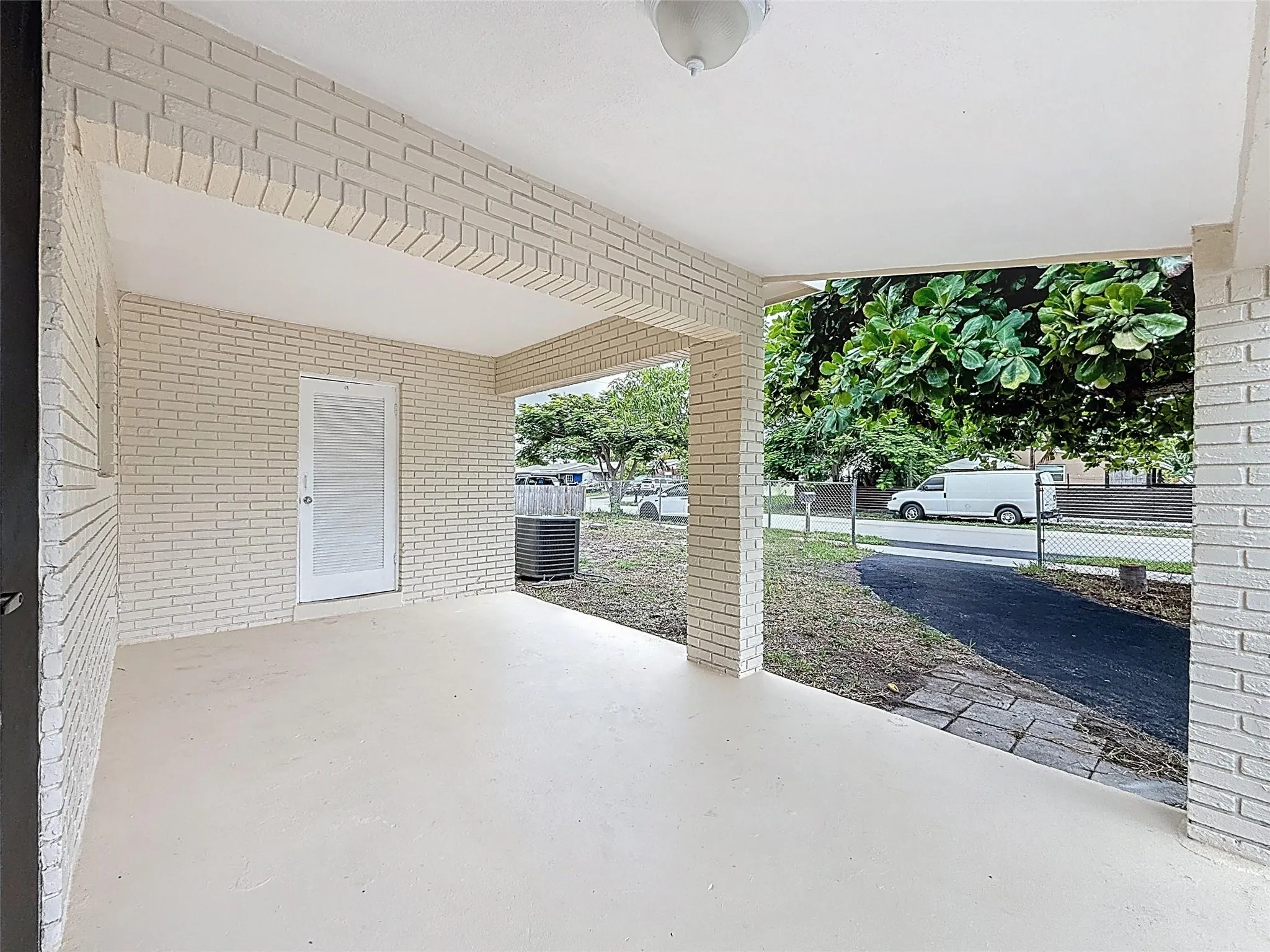 242 NE 26th Ct