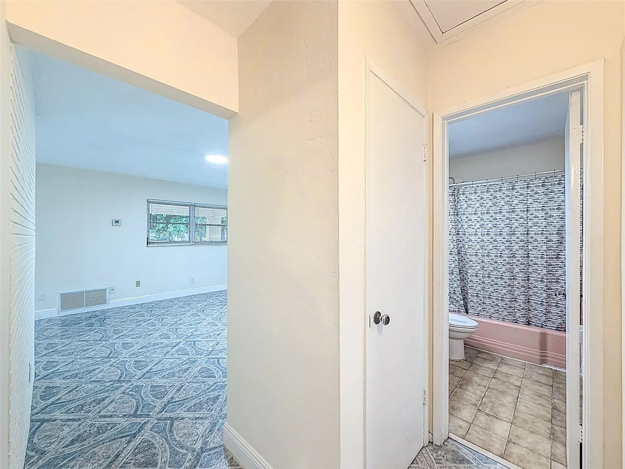 242 NE 26th Ct