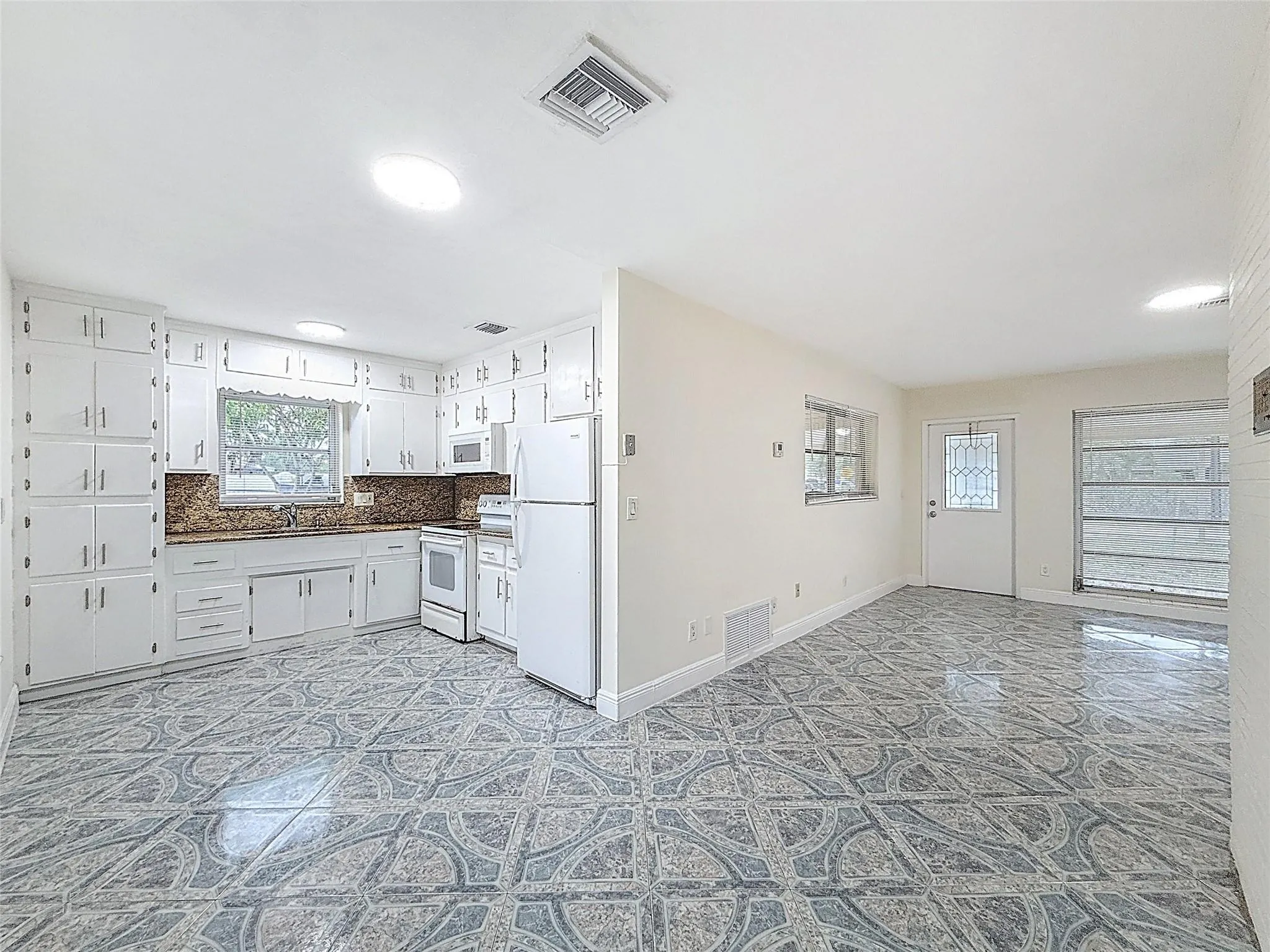 242 NE 26th Ct