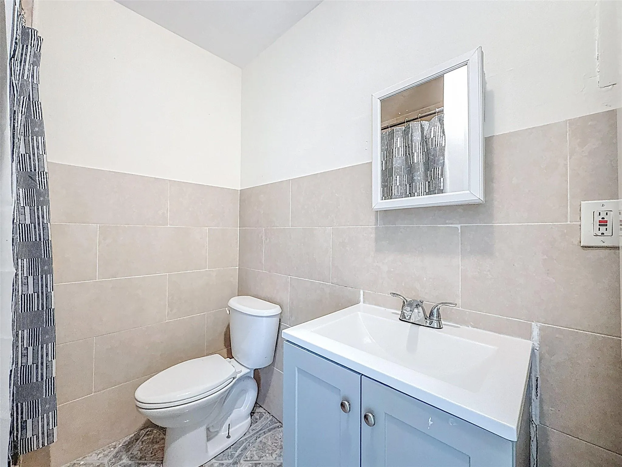 242 NE 26th Ct