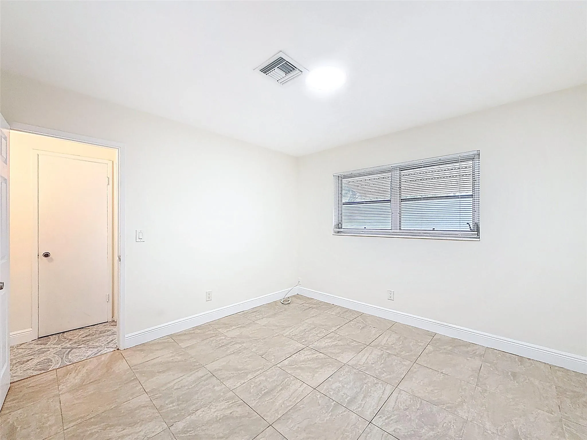 242 NE 26th Ct