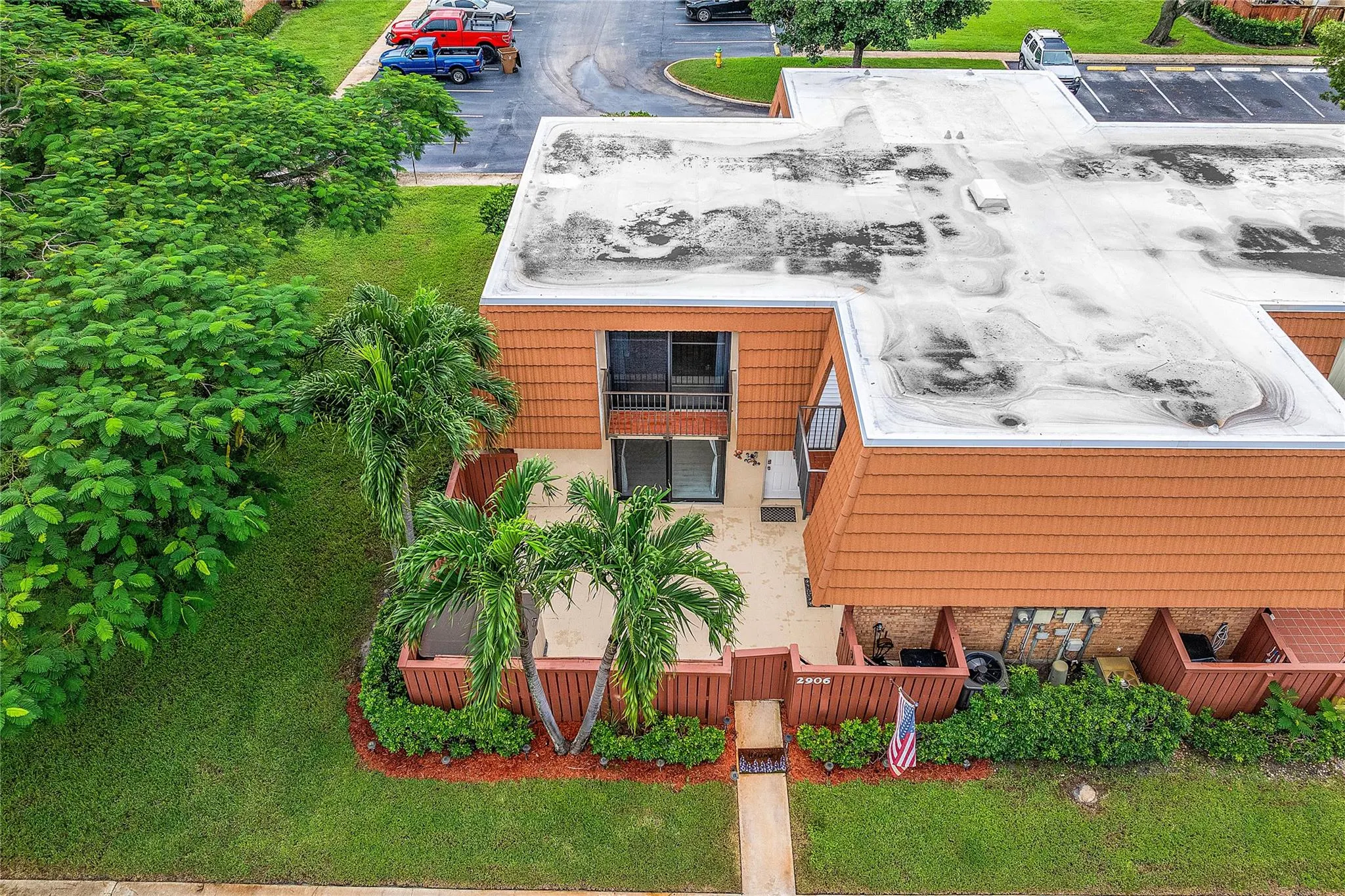 2906 Waterford Dr