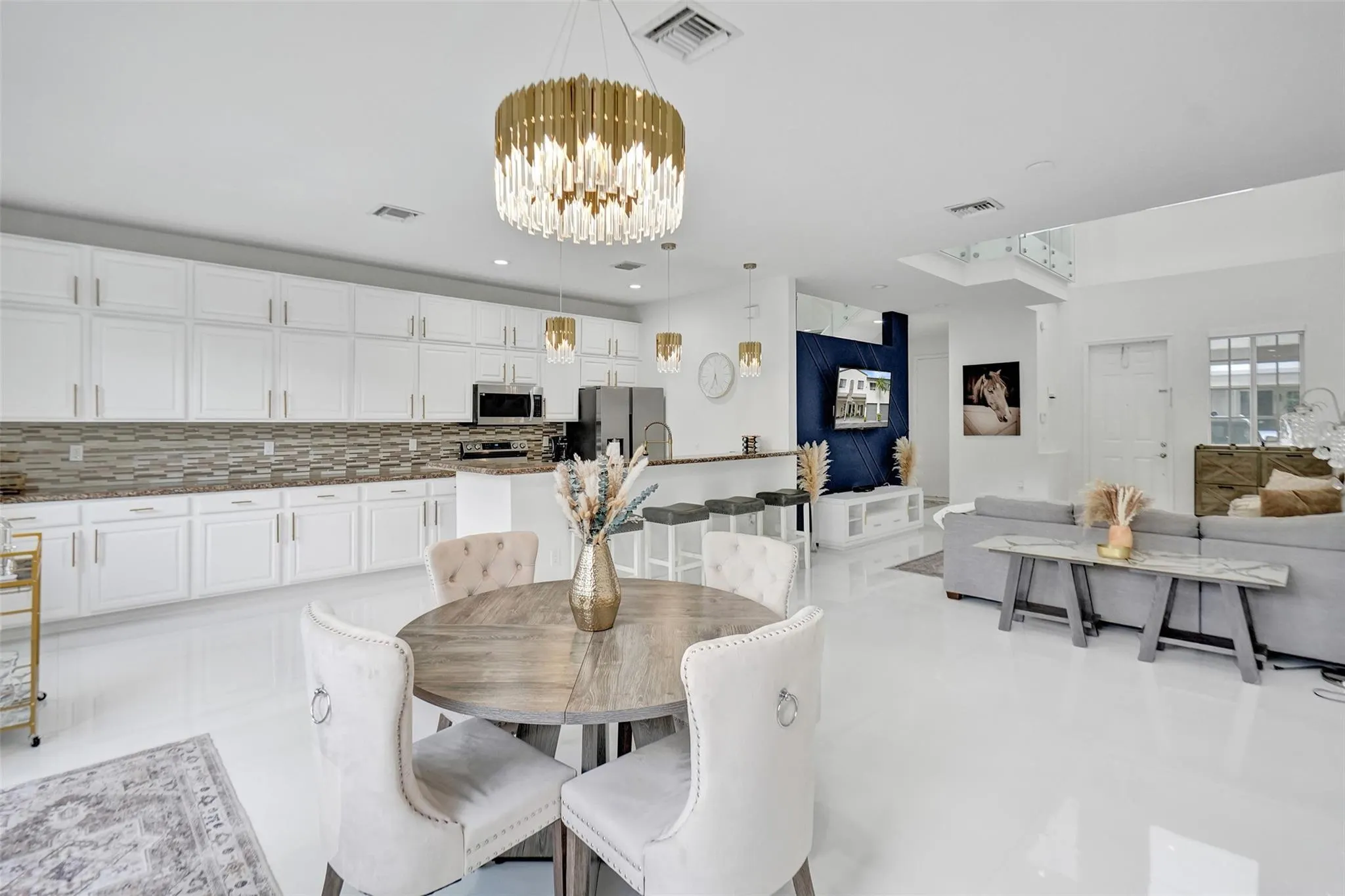 121 SE 7th Ave, #121