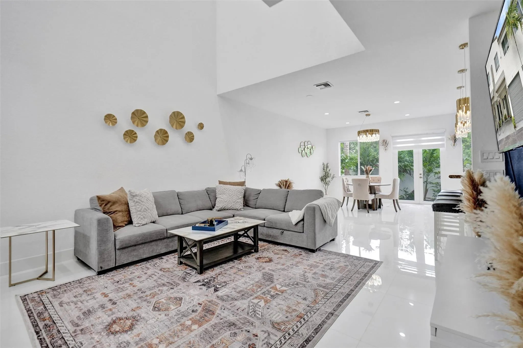 121 SE 7th Ave, #121