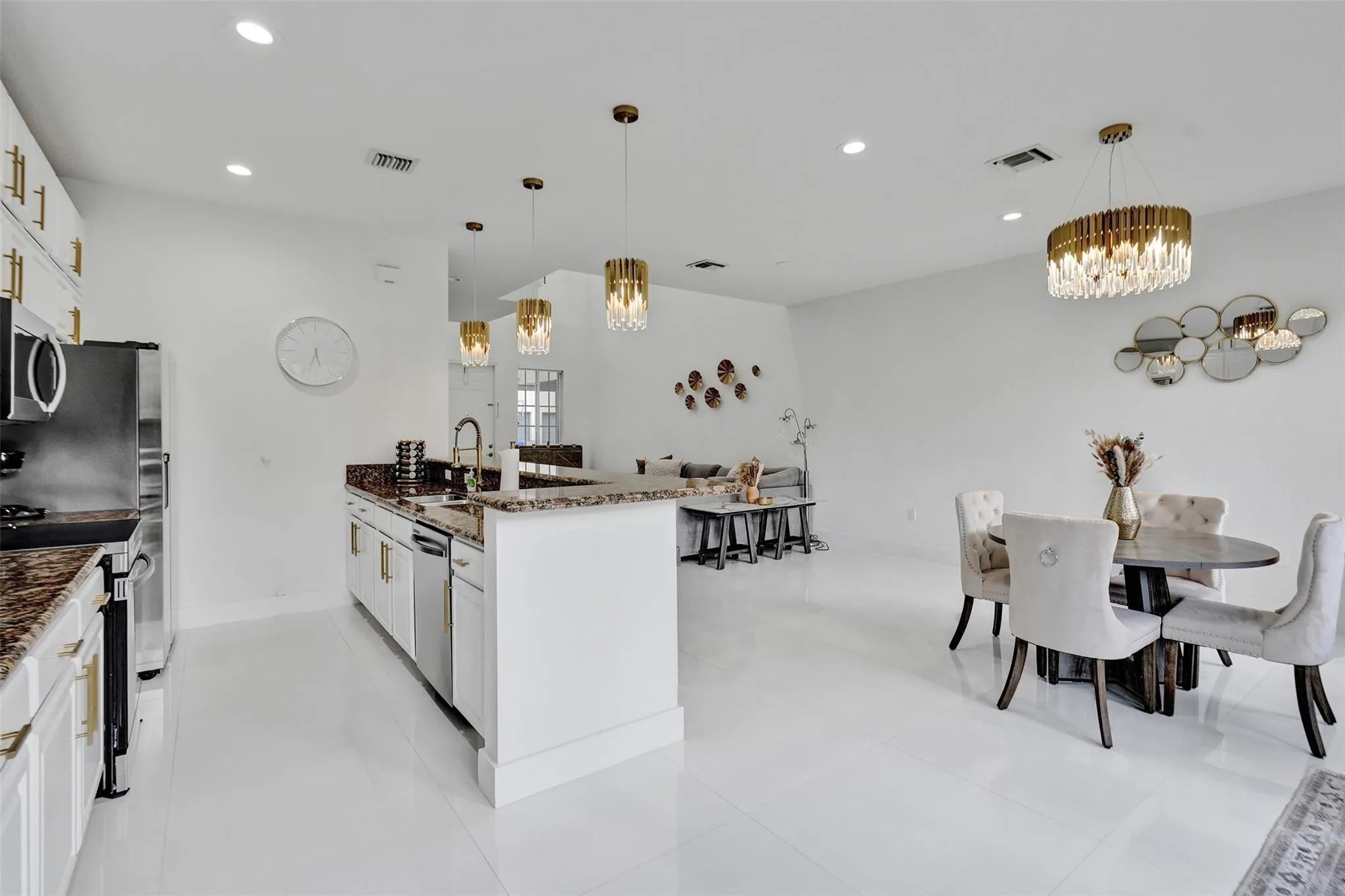 121 SE 7th Ave, #121