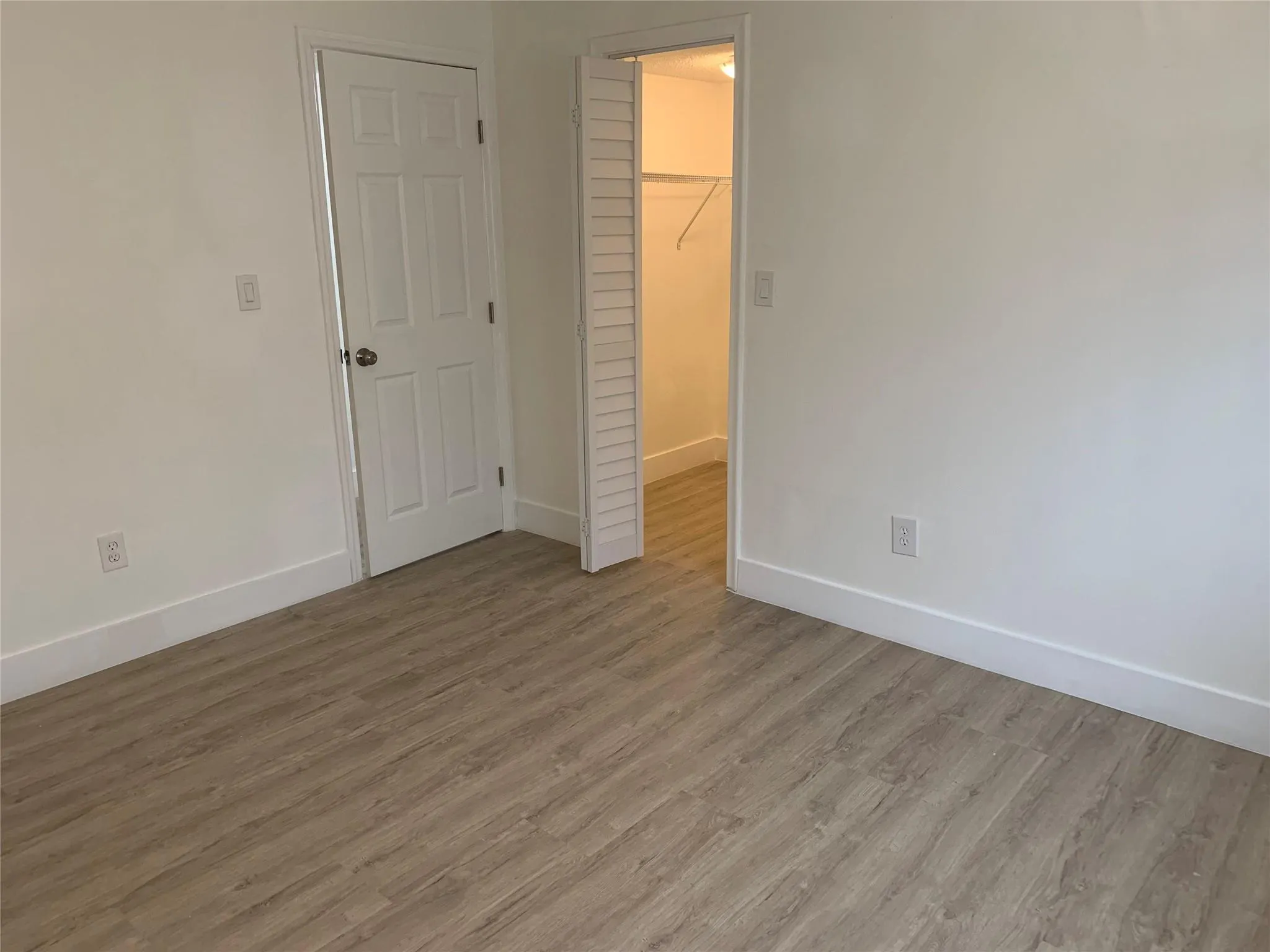 4121 Stirling Rd, #401