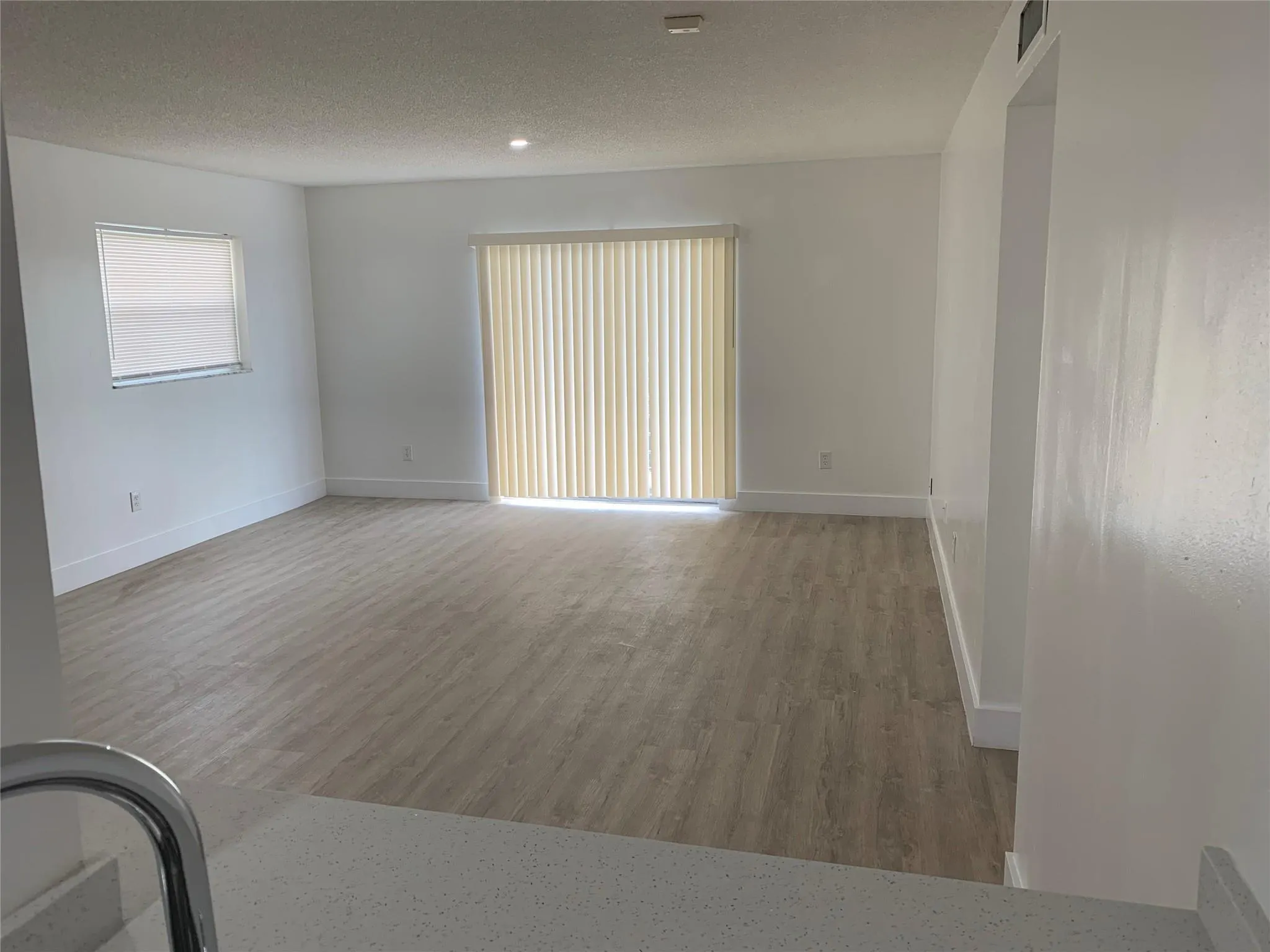 4121 Stirling Rd, #401