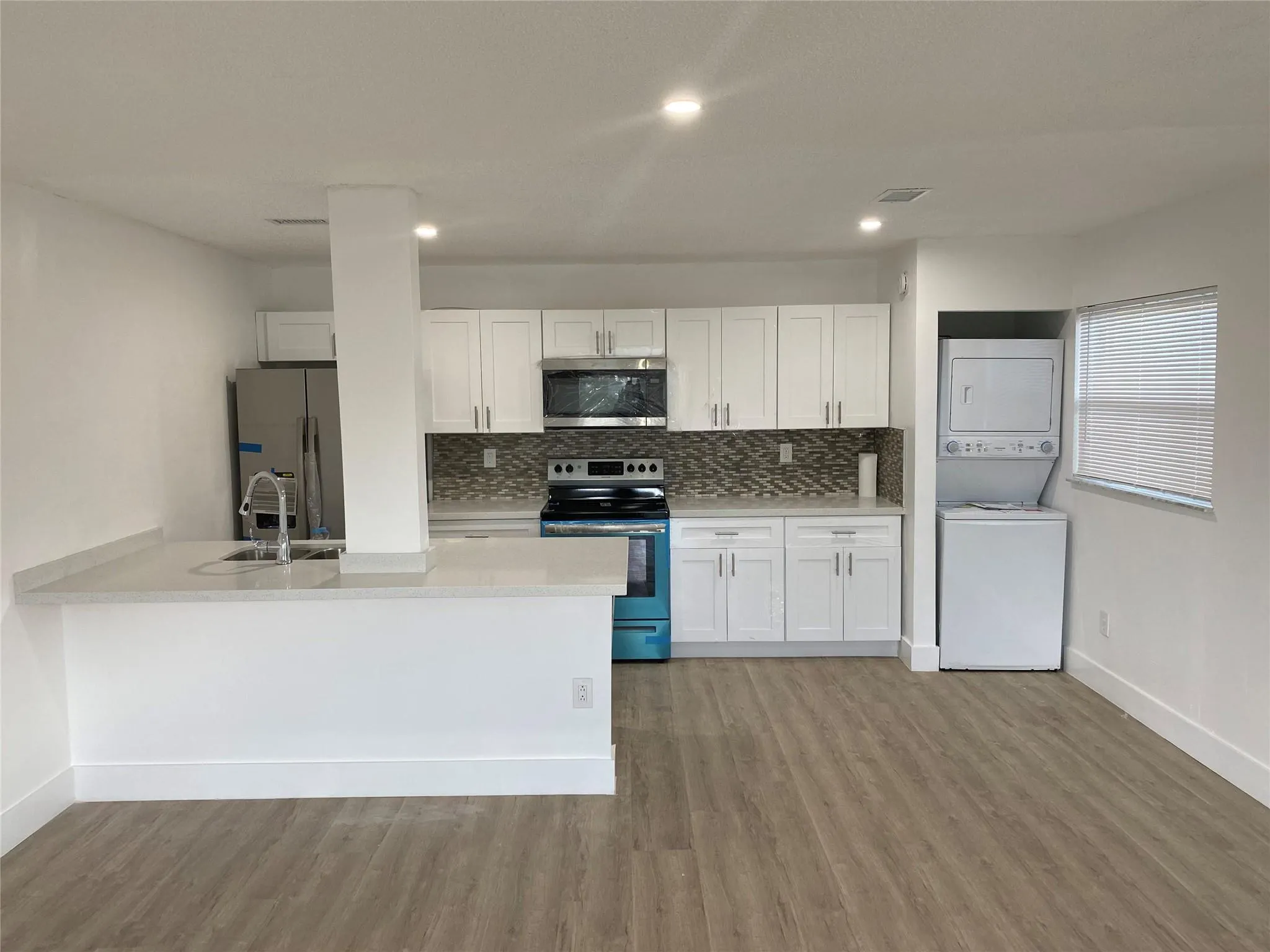 4121 Stirling Rd, #401