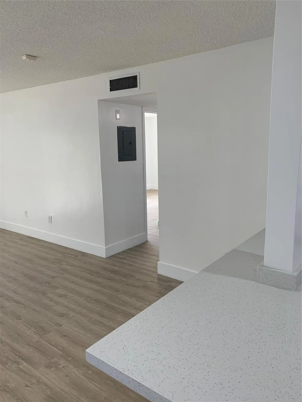 4121 Stirling Rd, #401