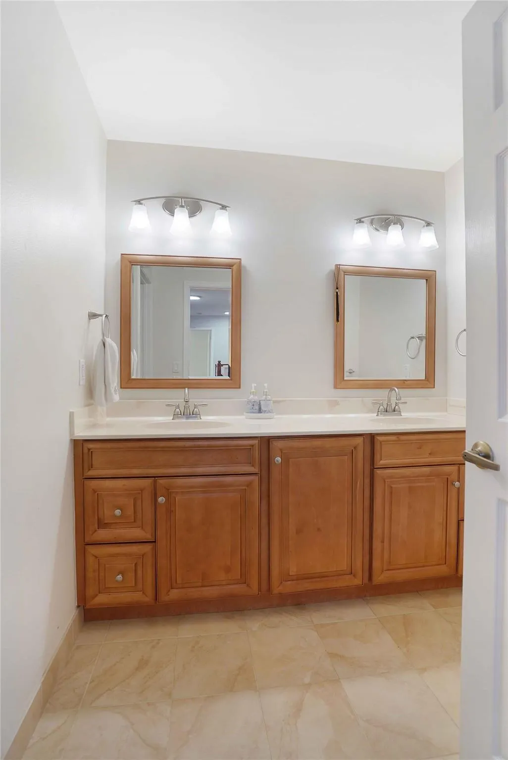 1828 NW 48th Ter